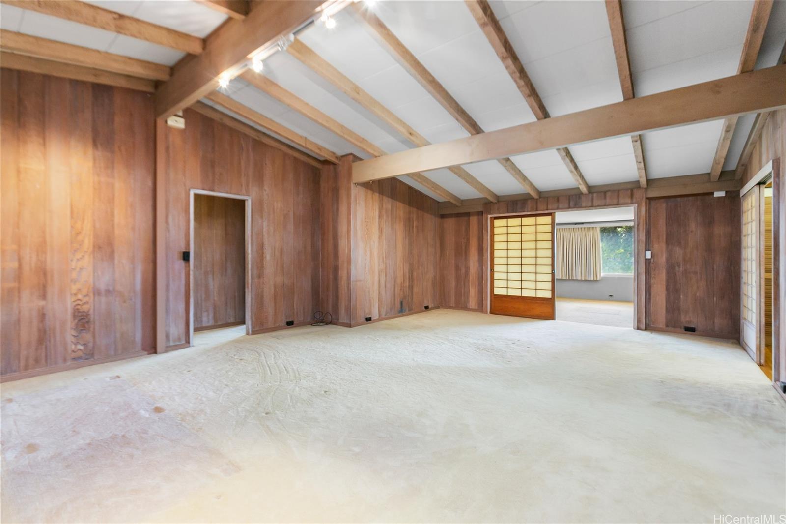 Photo 3 of 25
