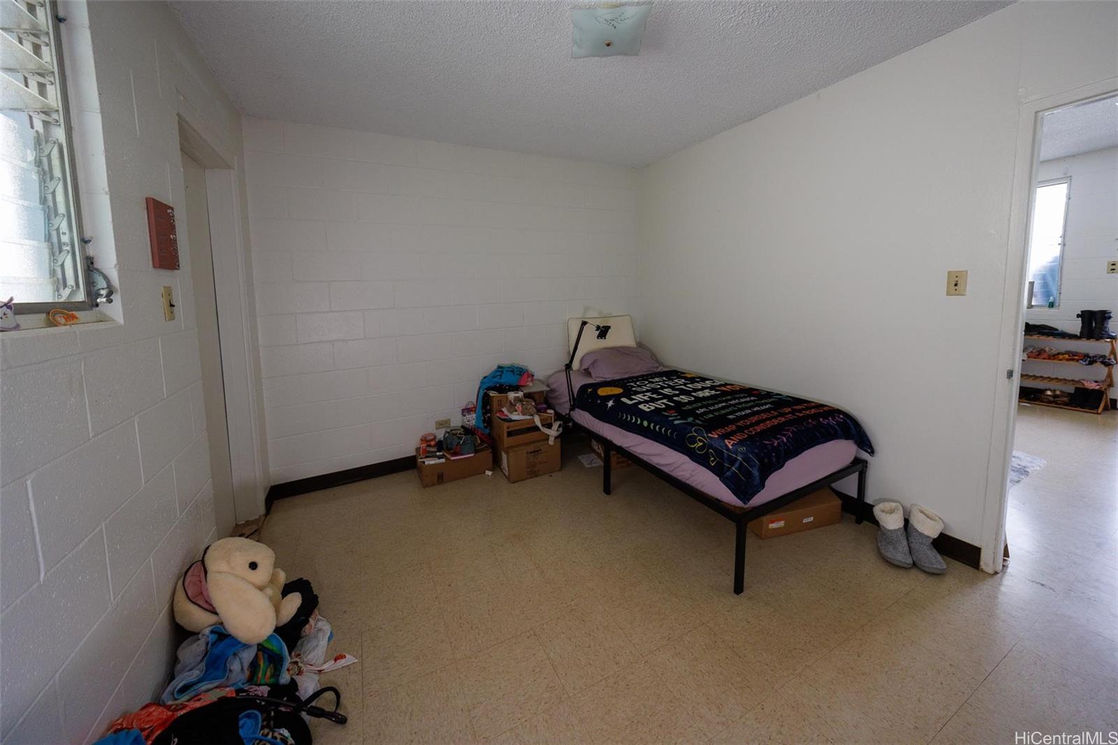 Photo 23 of 25