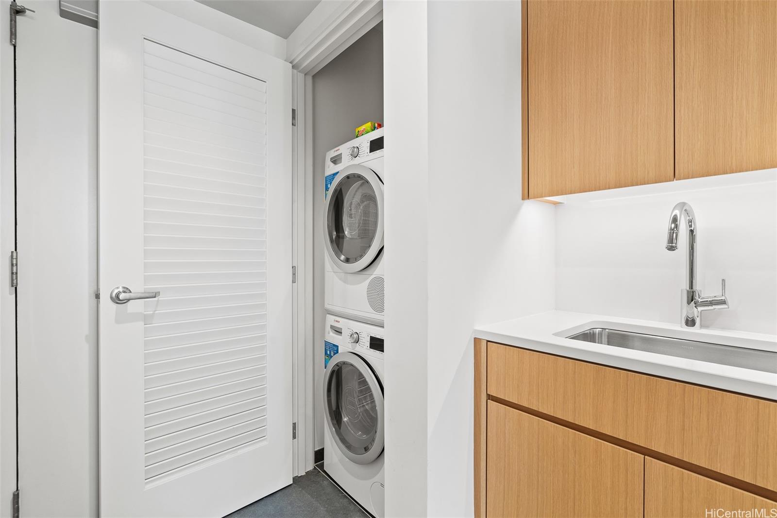 1390 Kapiolani Boulevard  Unit 3008
