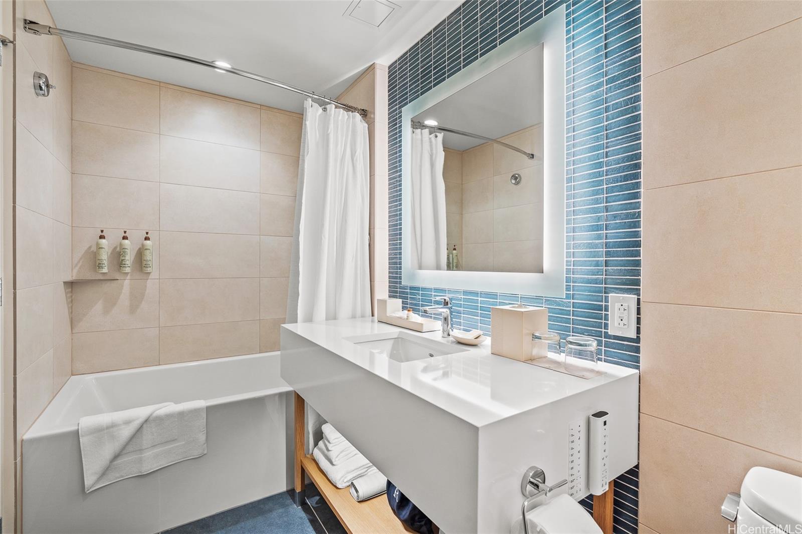 1390 Kapiolani Boulevard  Unit 3008