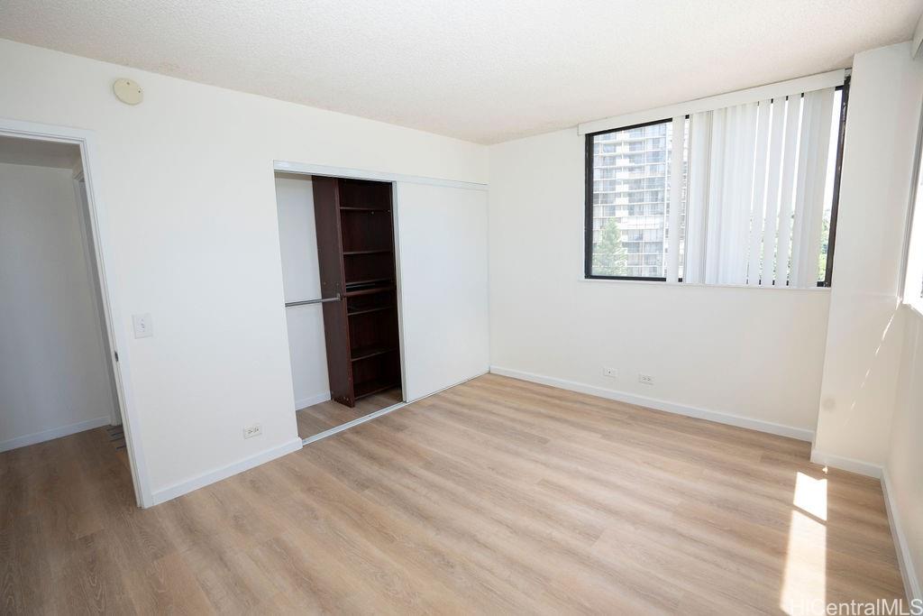 Photo 10 of 25