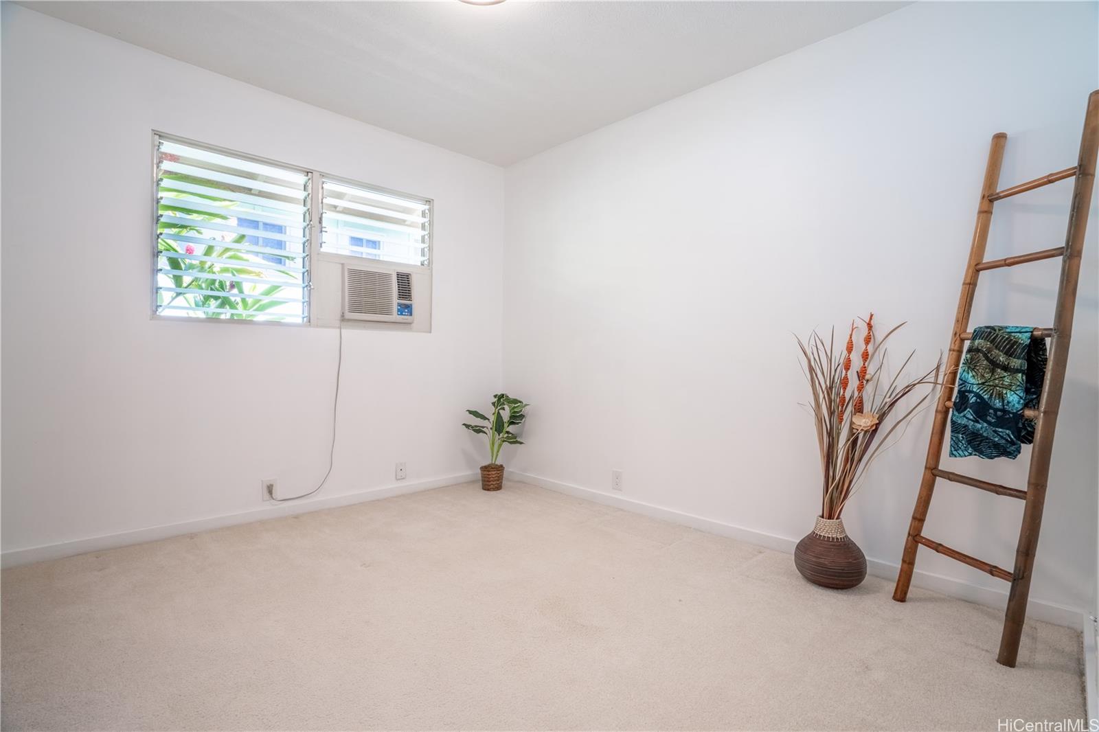 Photo 6 of 24