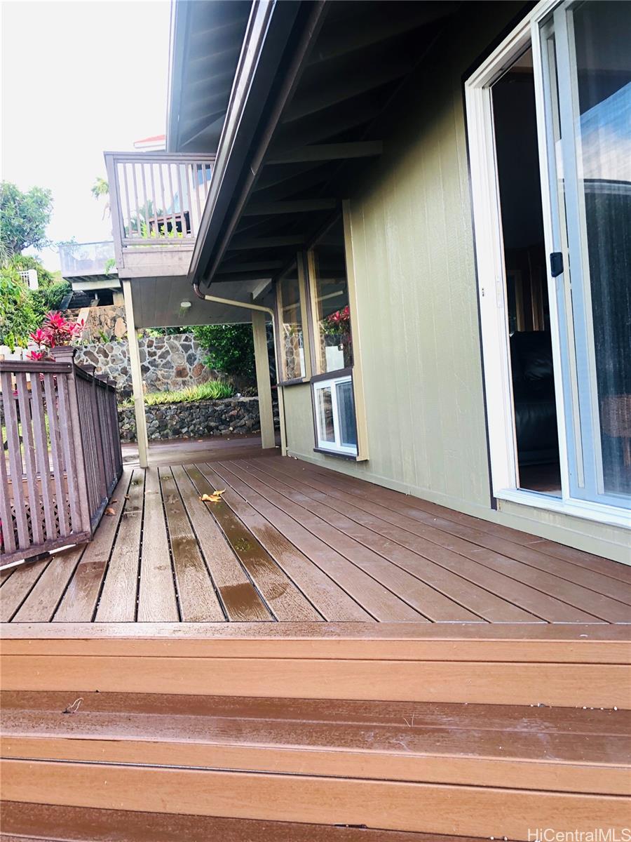 Photo 17 of 25