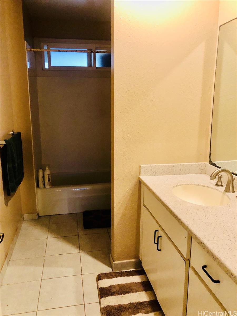 Photo 4 of 25