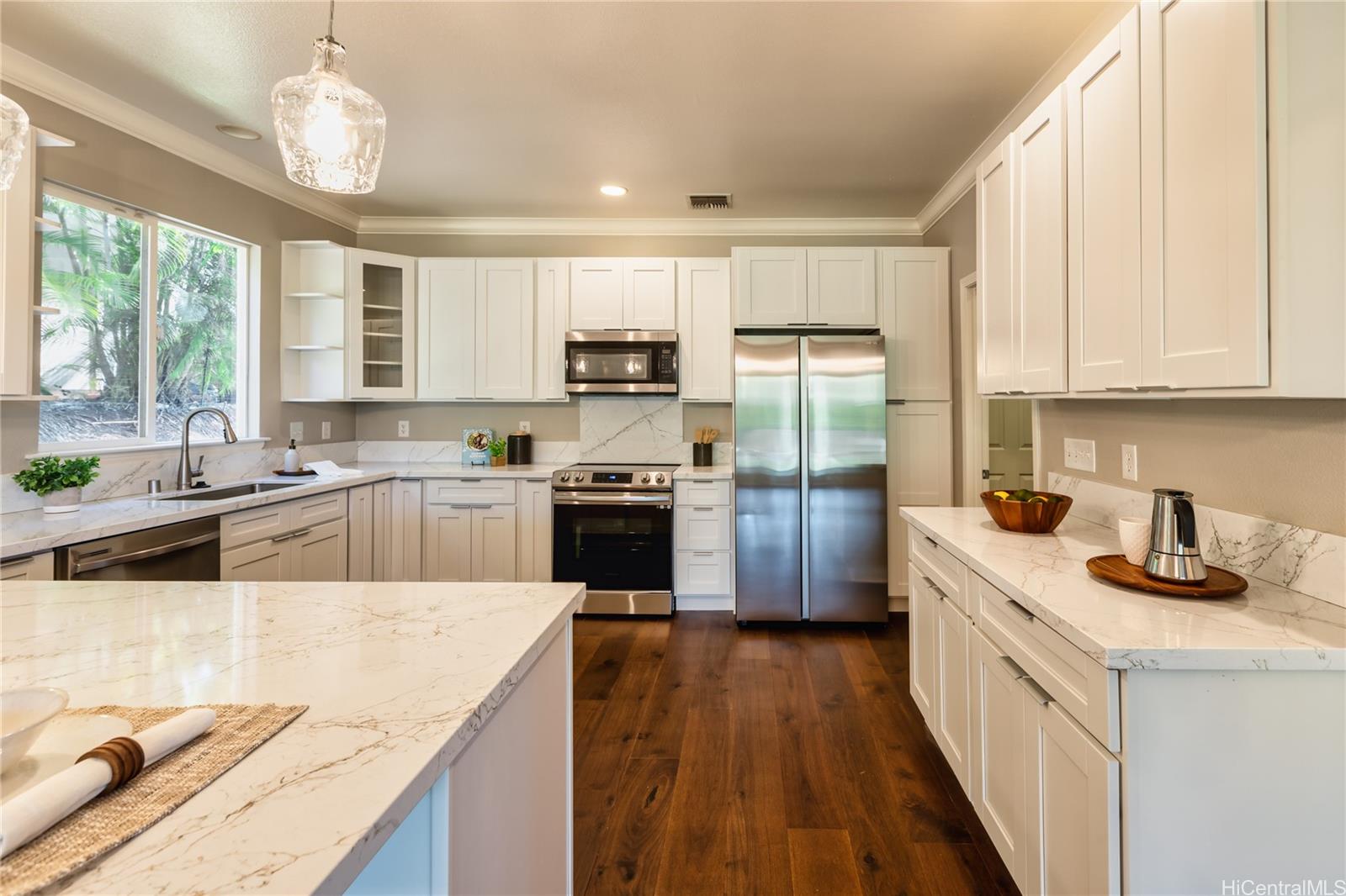 Photo 12 of 25