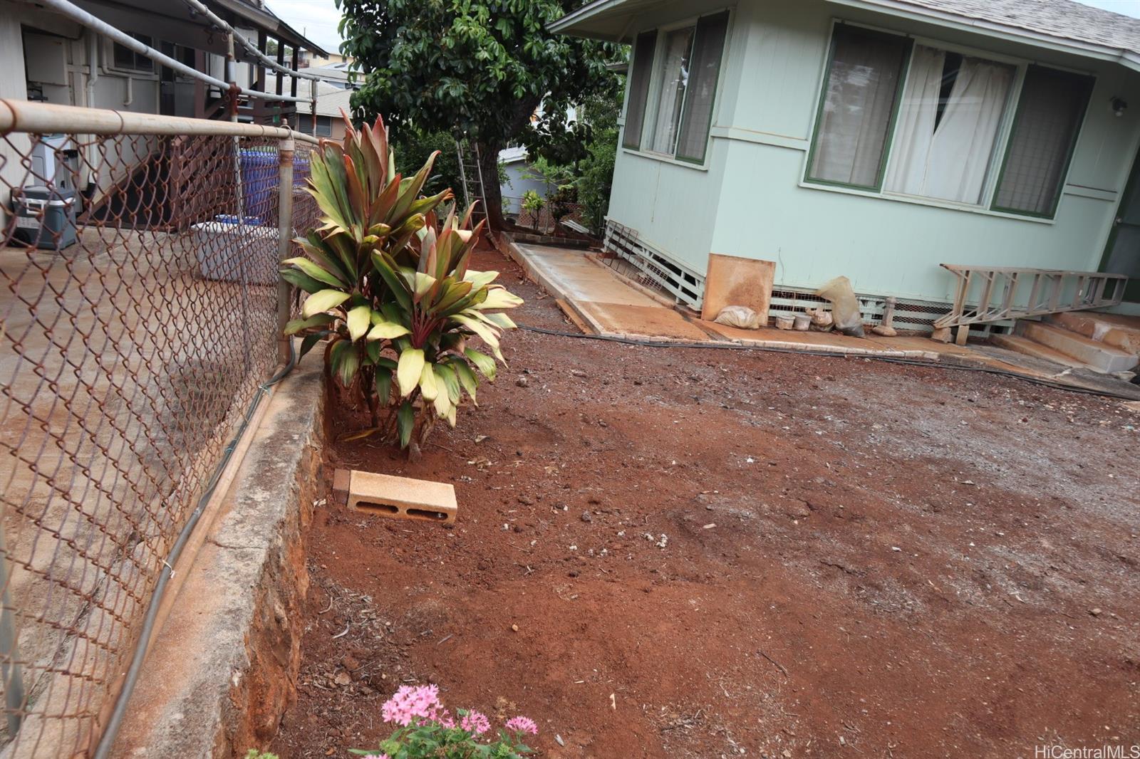 1259 Puu Poni Street