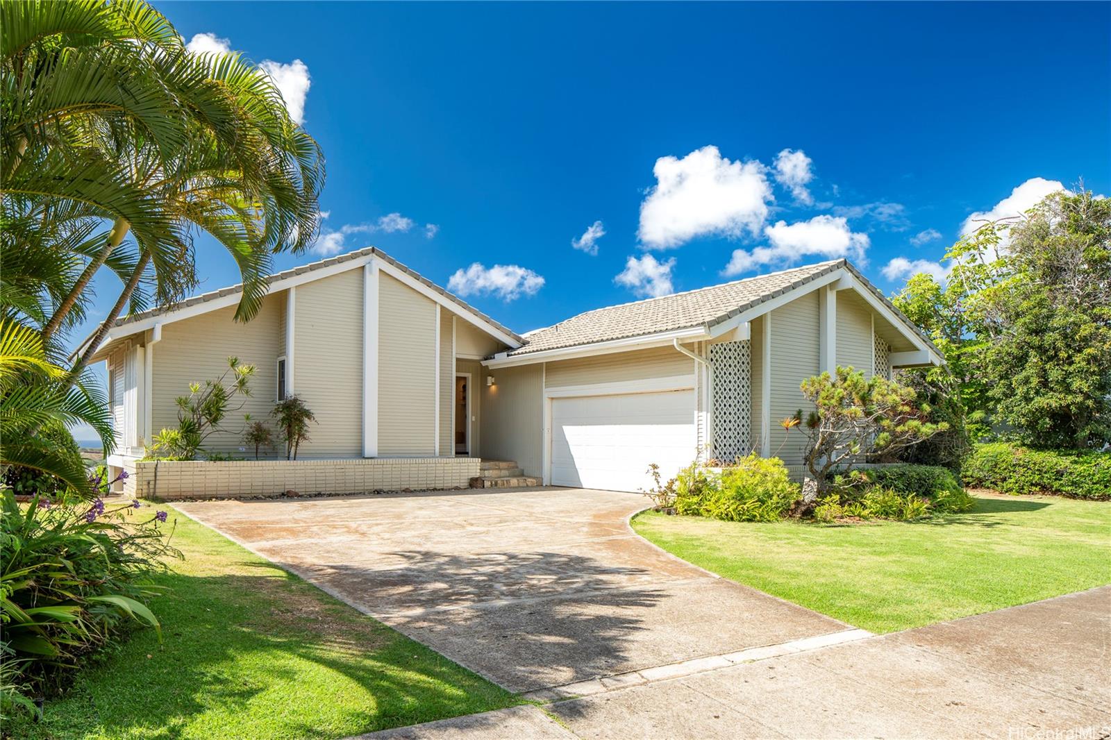 909 Kapapala Place