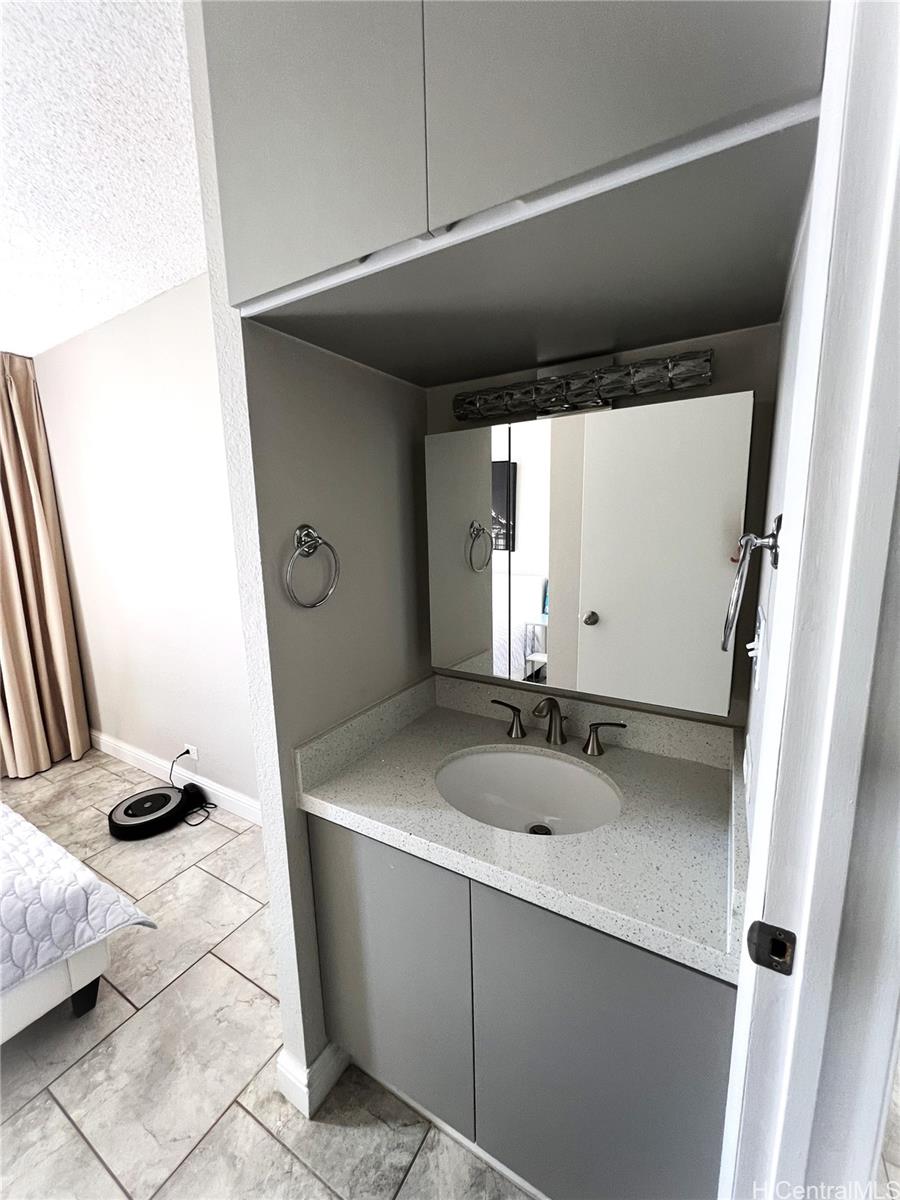 320 Liliuokalani Avenue  Unit 1103