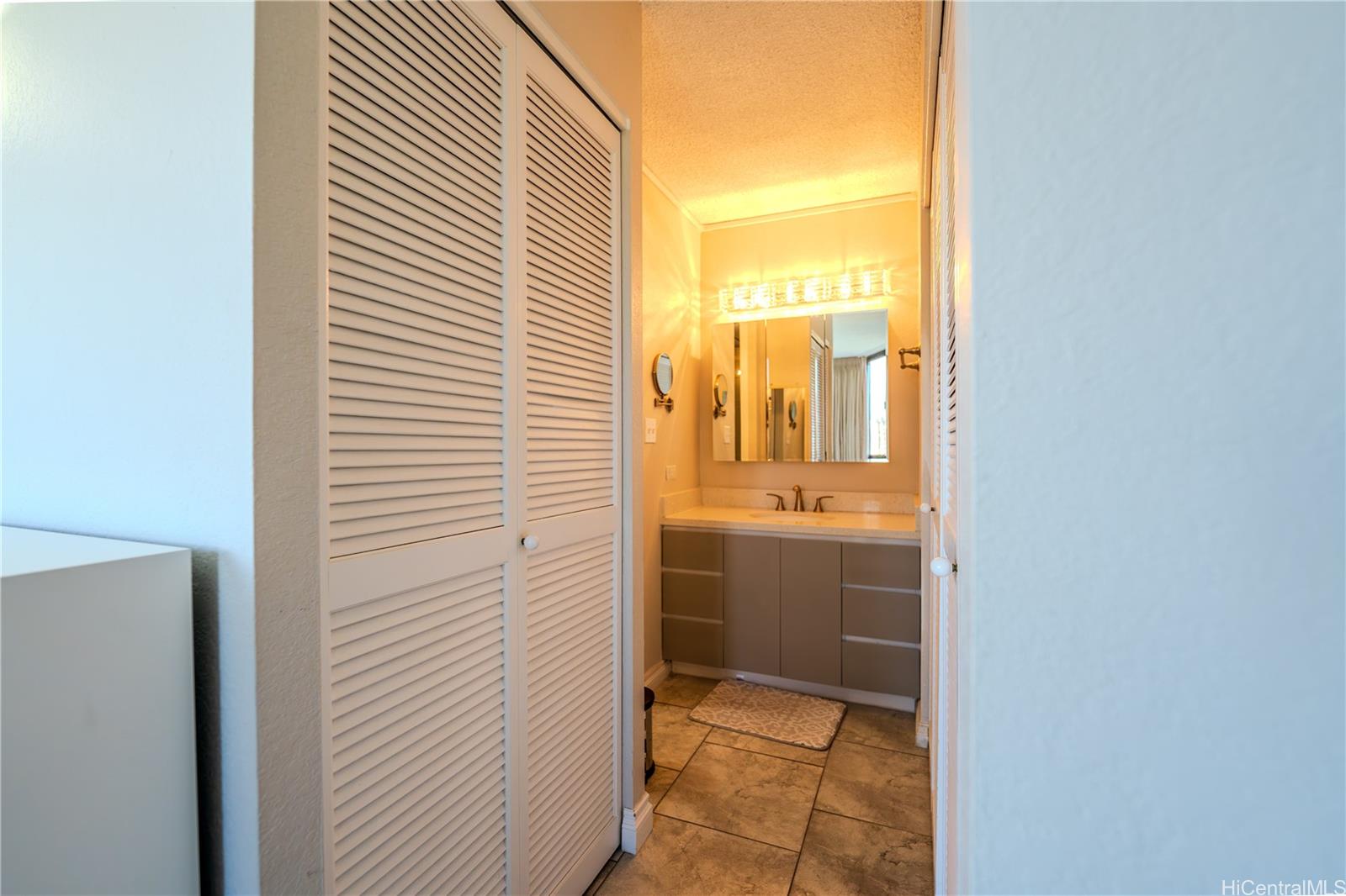 320 Liliuokalani Avenue  Unit 1103