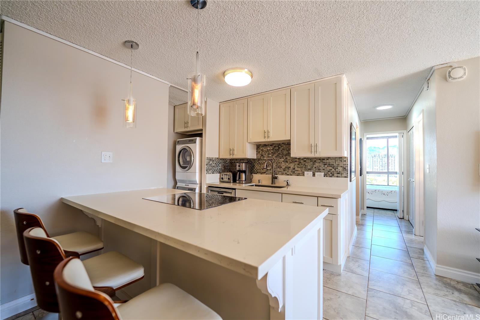 320 Liliuokalani Avenue  Unit 1103