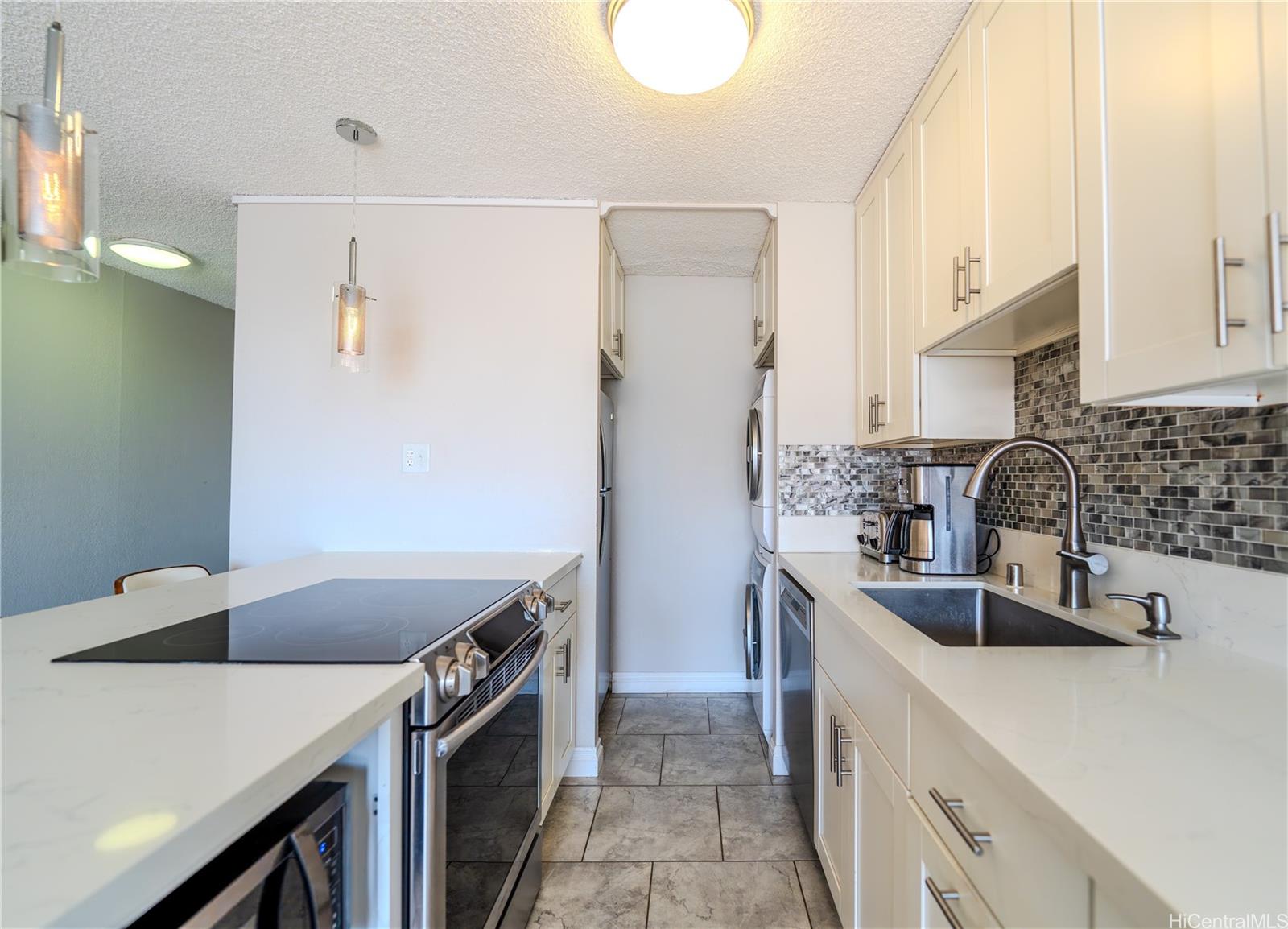 320 Liliuokalani Avenue  Unit 1103