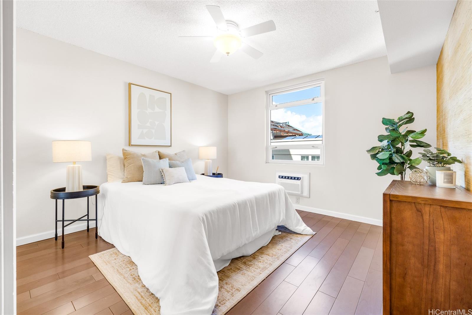 Photo 10 of 20