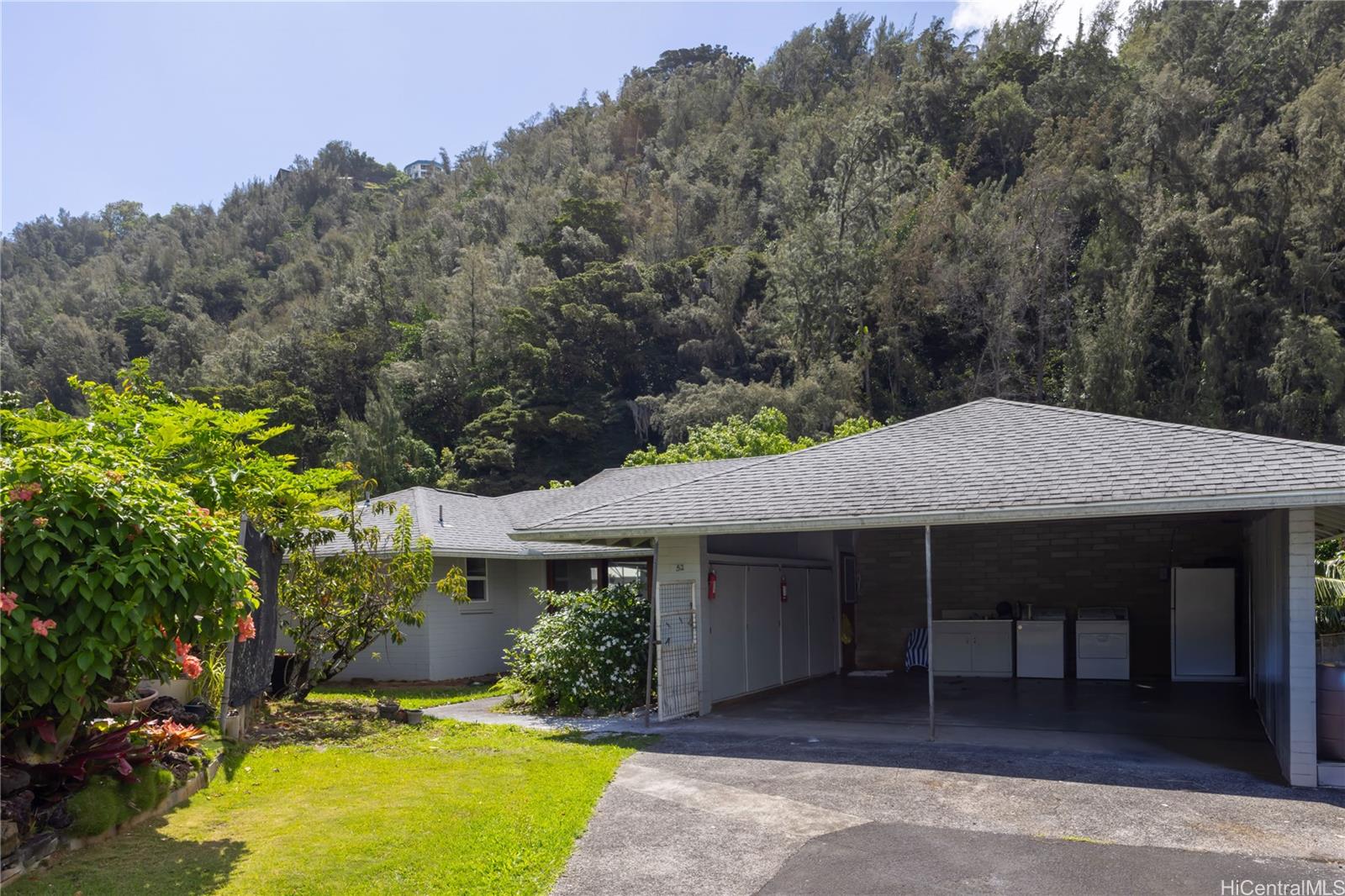 52 Akamu Place