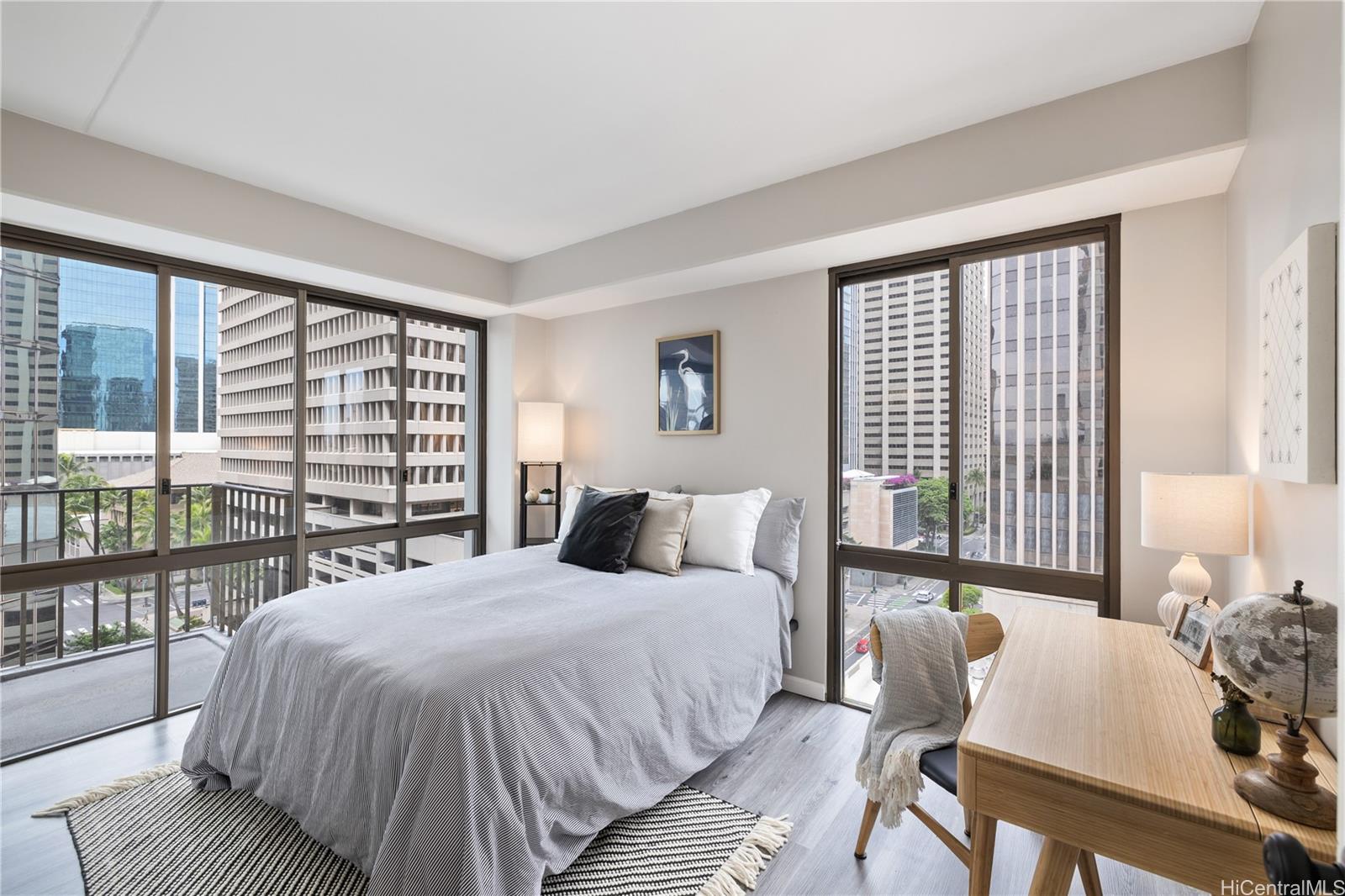 225 Queen Street  Unit 9G