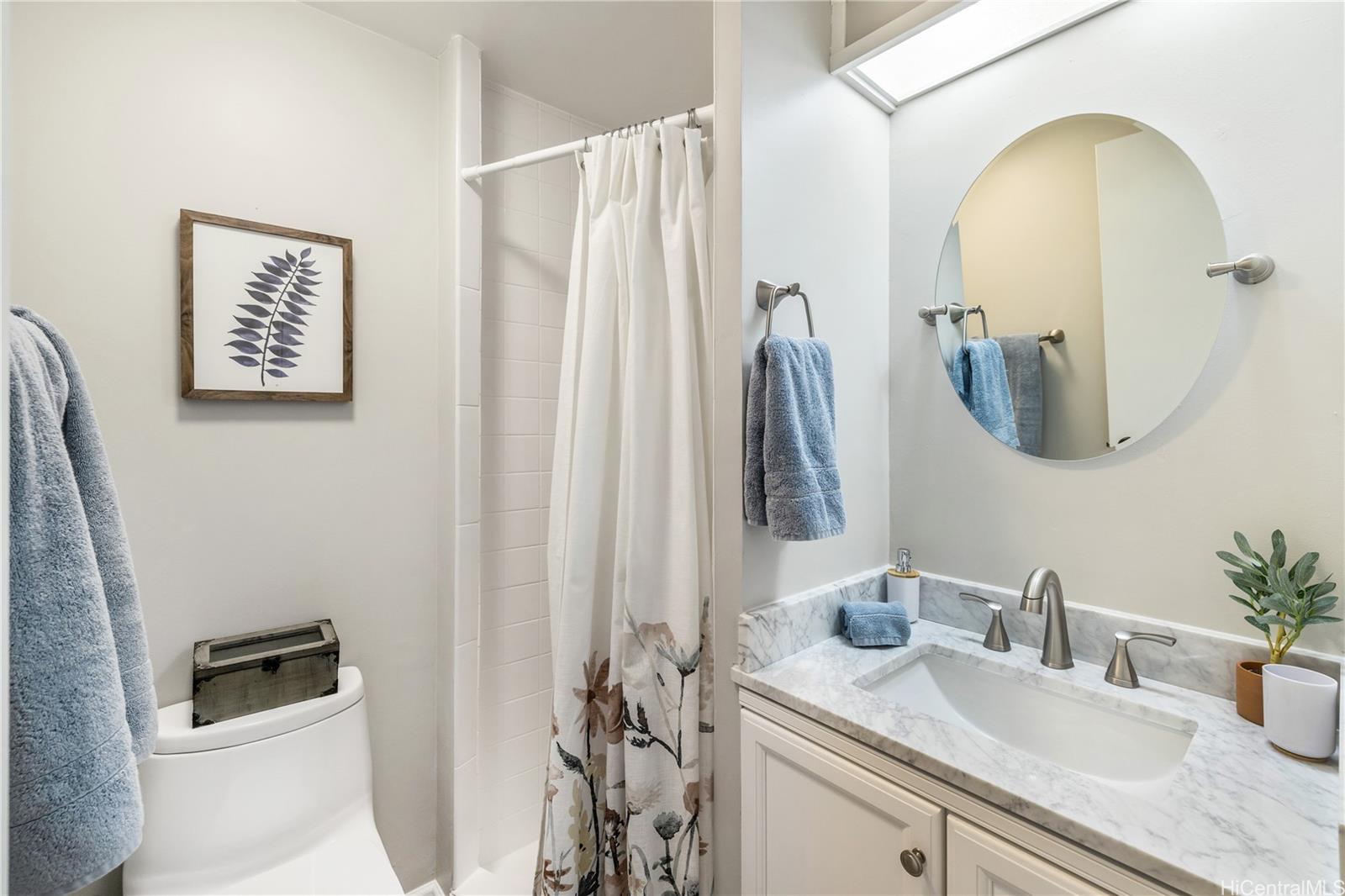 225 Queen Street  Unit 9G
