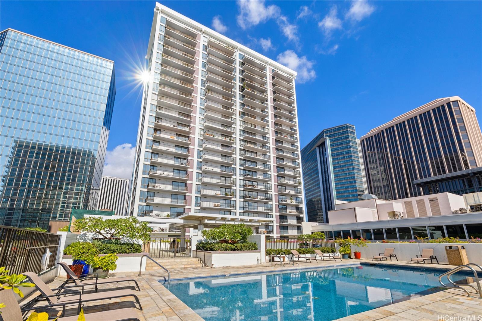 225 Queen Street  Unit 9G