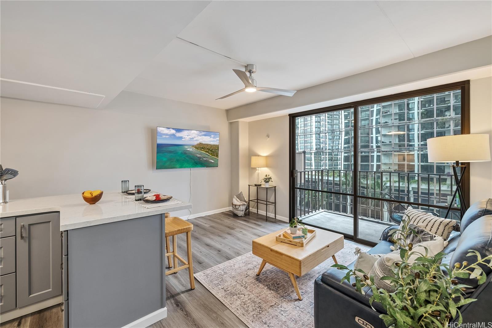 225 Queen Street  Unit 9G