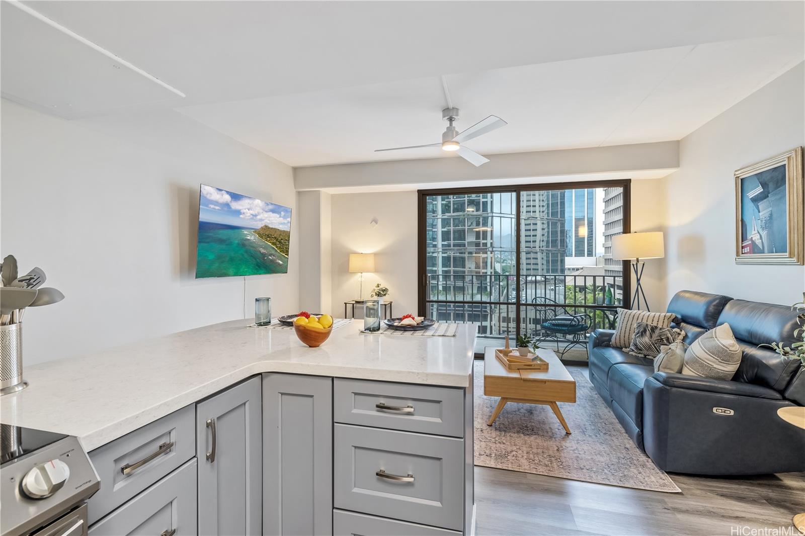 225 Queen Street  Unit 9G