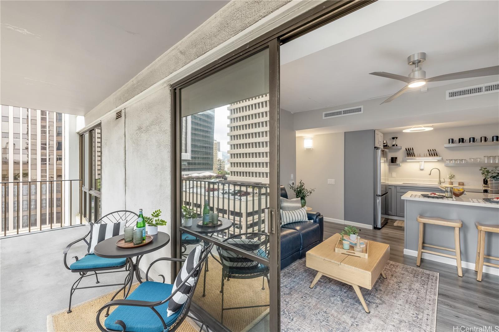 225 Queen Street  Unit 9G