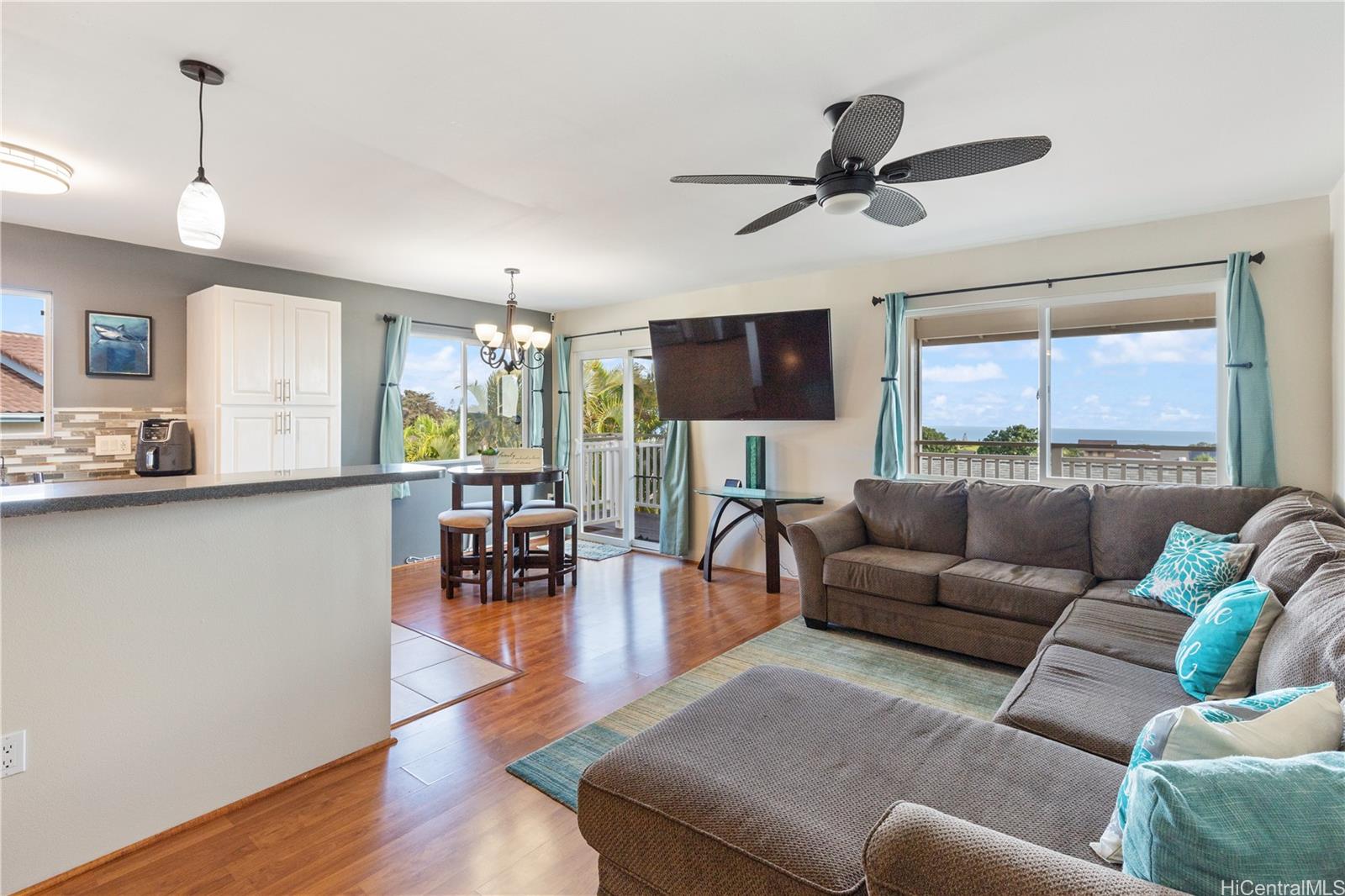 Photo 7 of 23