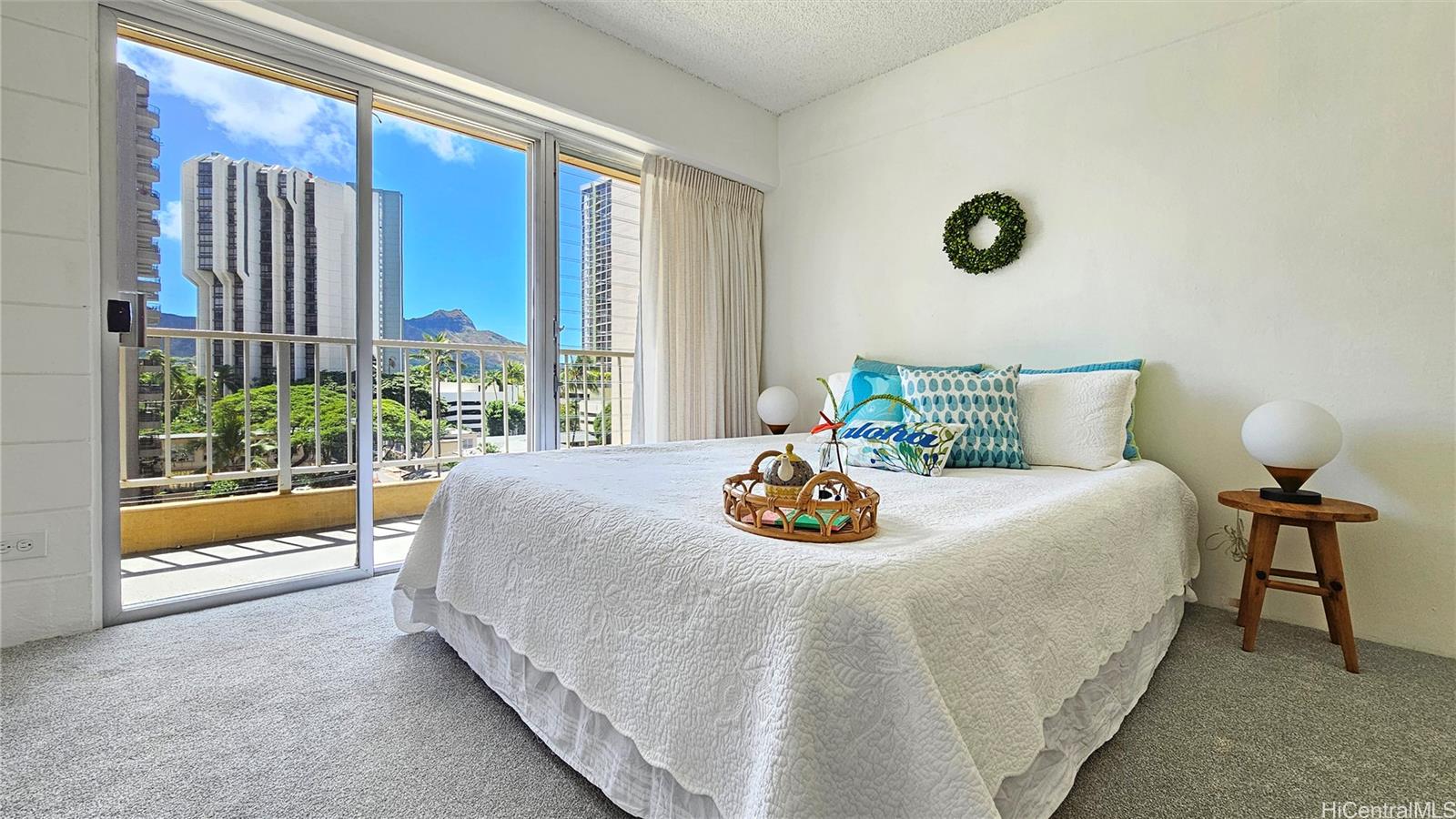 303 Liliuokalani Avenue 702