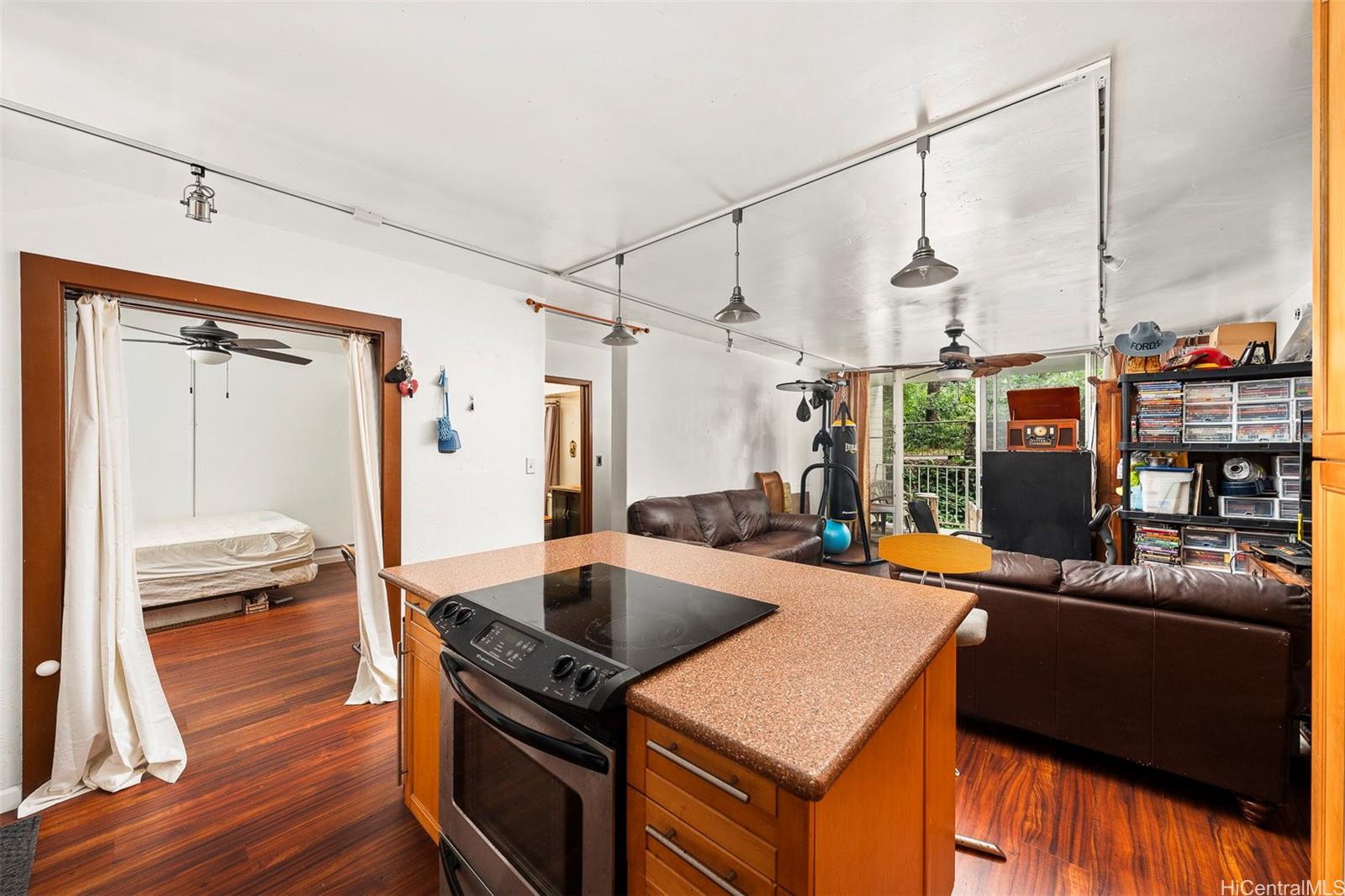 98-703 Iho Place  Unit 1402