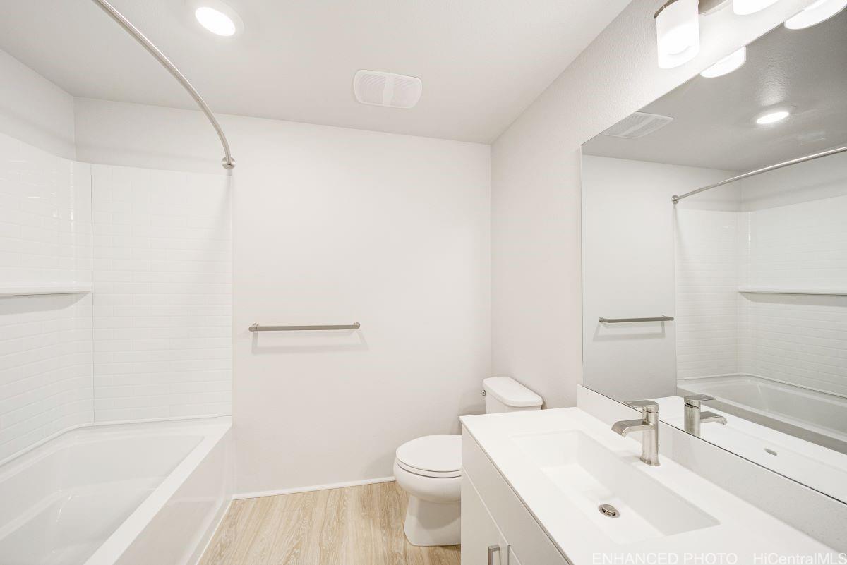 Photo 15 of 24