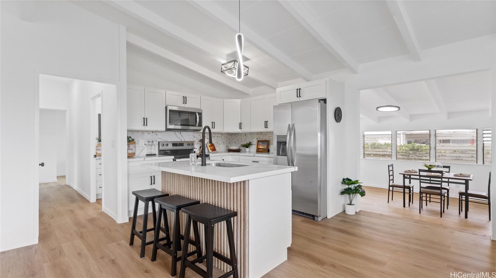 87-1698 Farrington Highway R