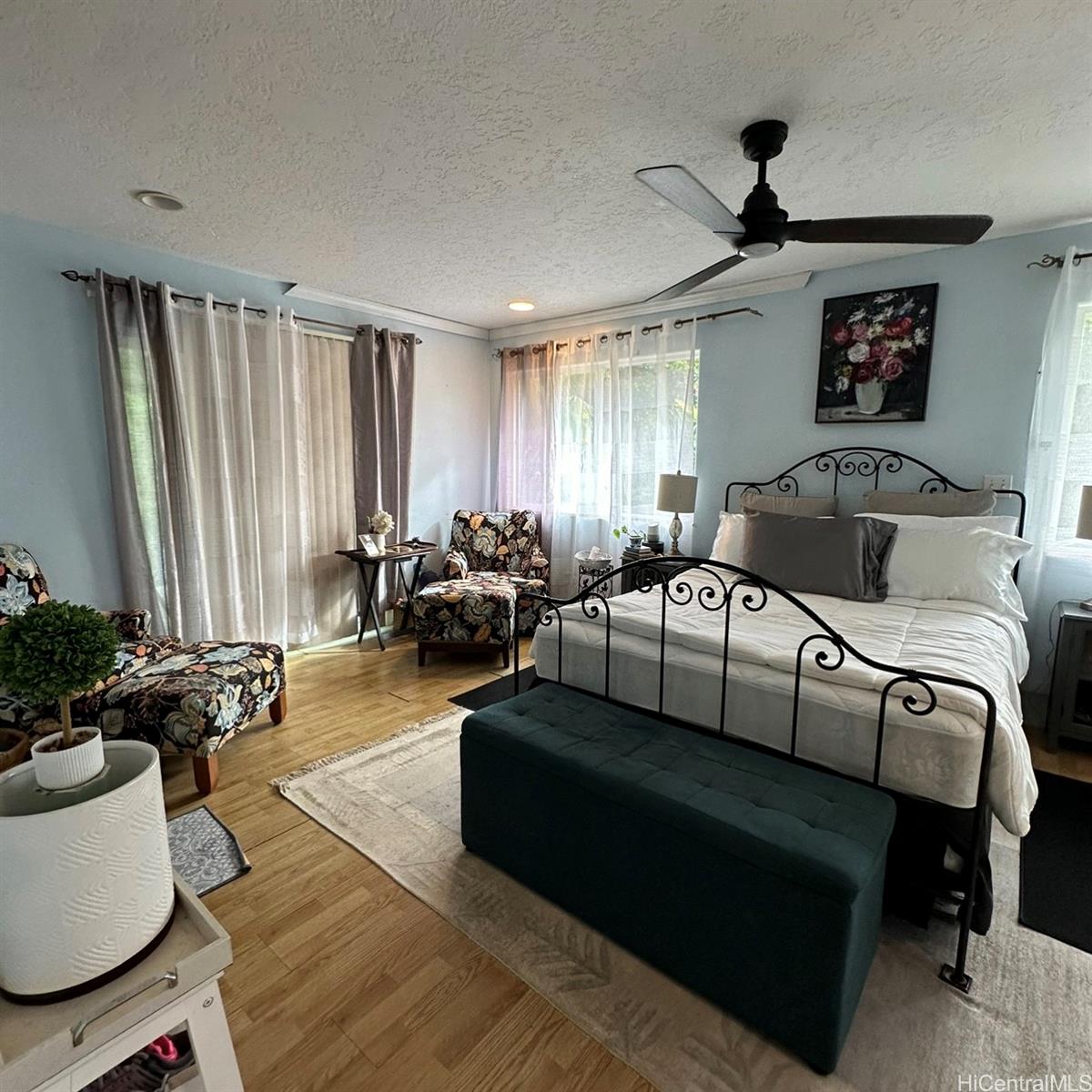 Photo 19 of 24