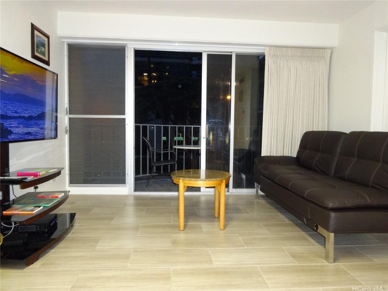 Photo 3 of 8