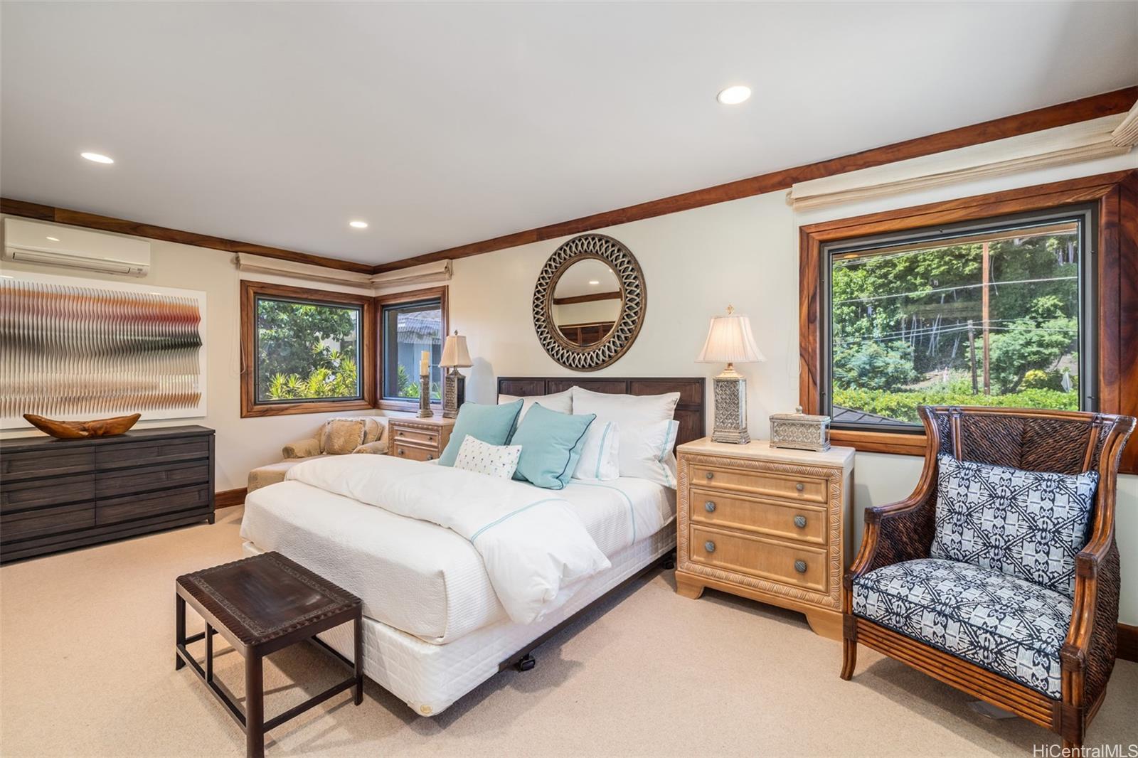 3165 Diamond Head Road  Unit 4
