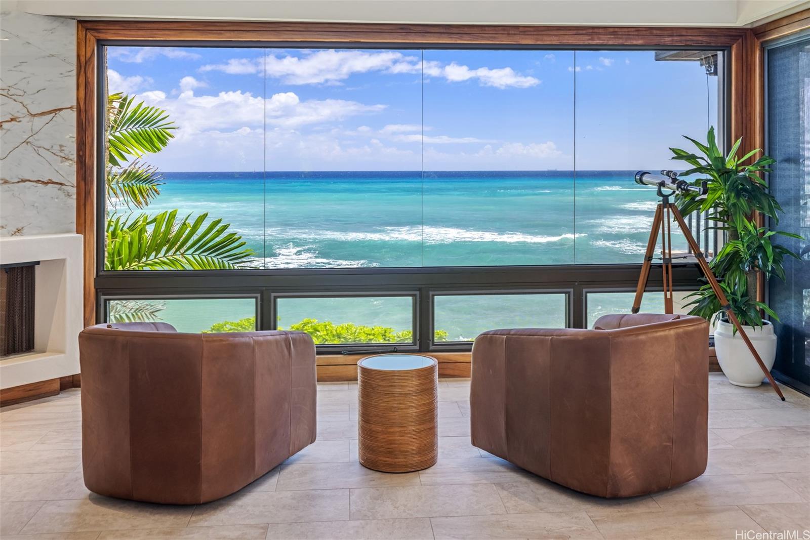 3165 Diamond Head Road  Unit 4