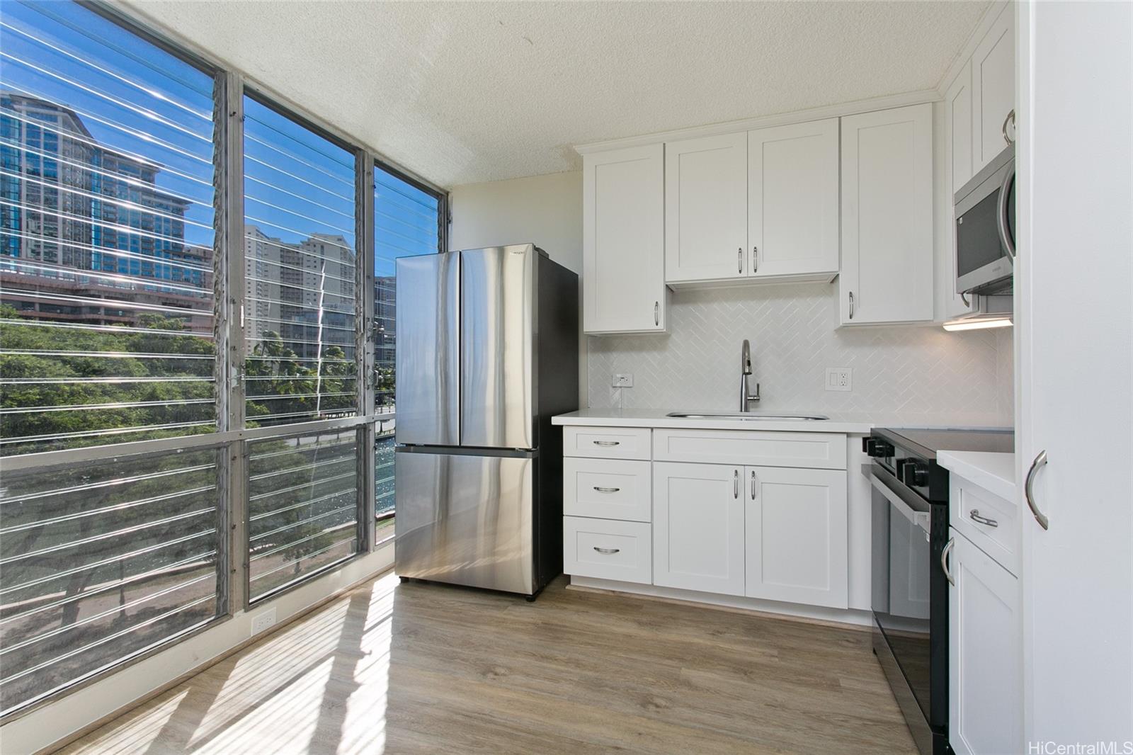 Photo 12 of 25