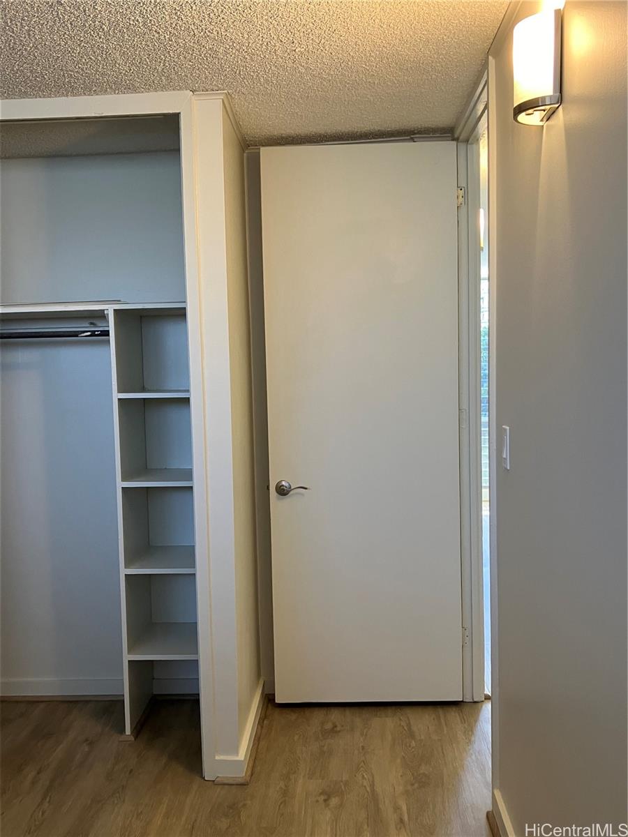 Photo 3 of 25