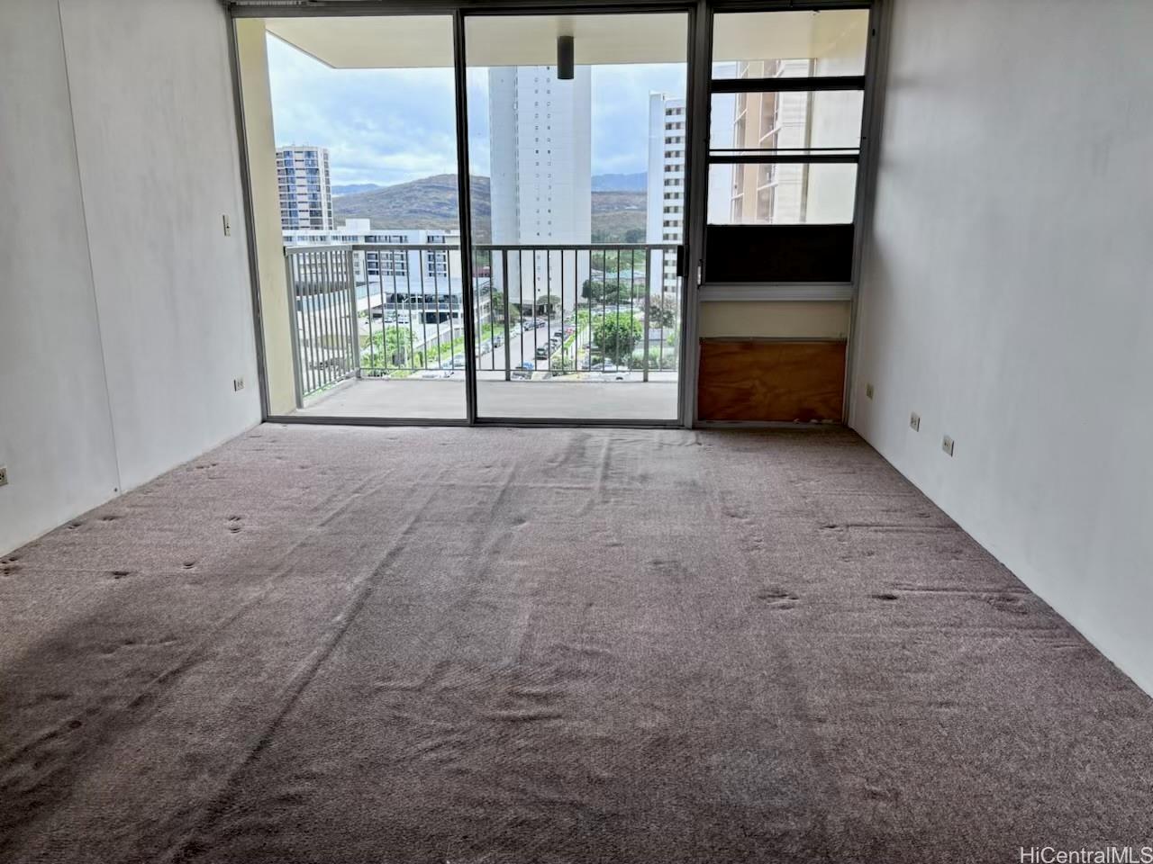 Photo 3 of 17