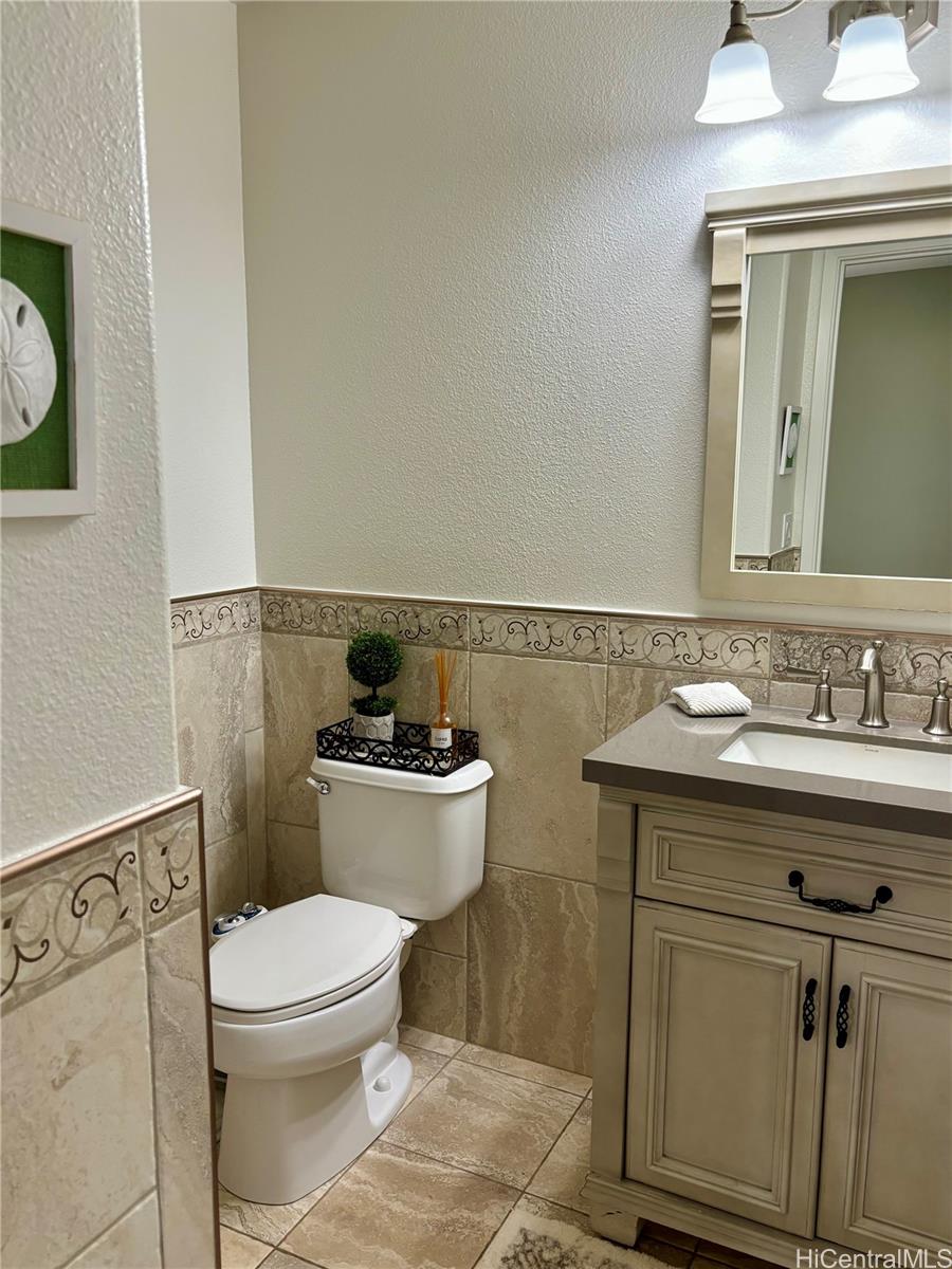Photo 8 of 25