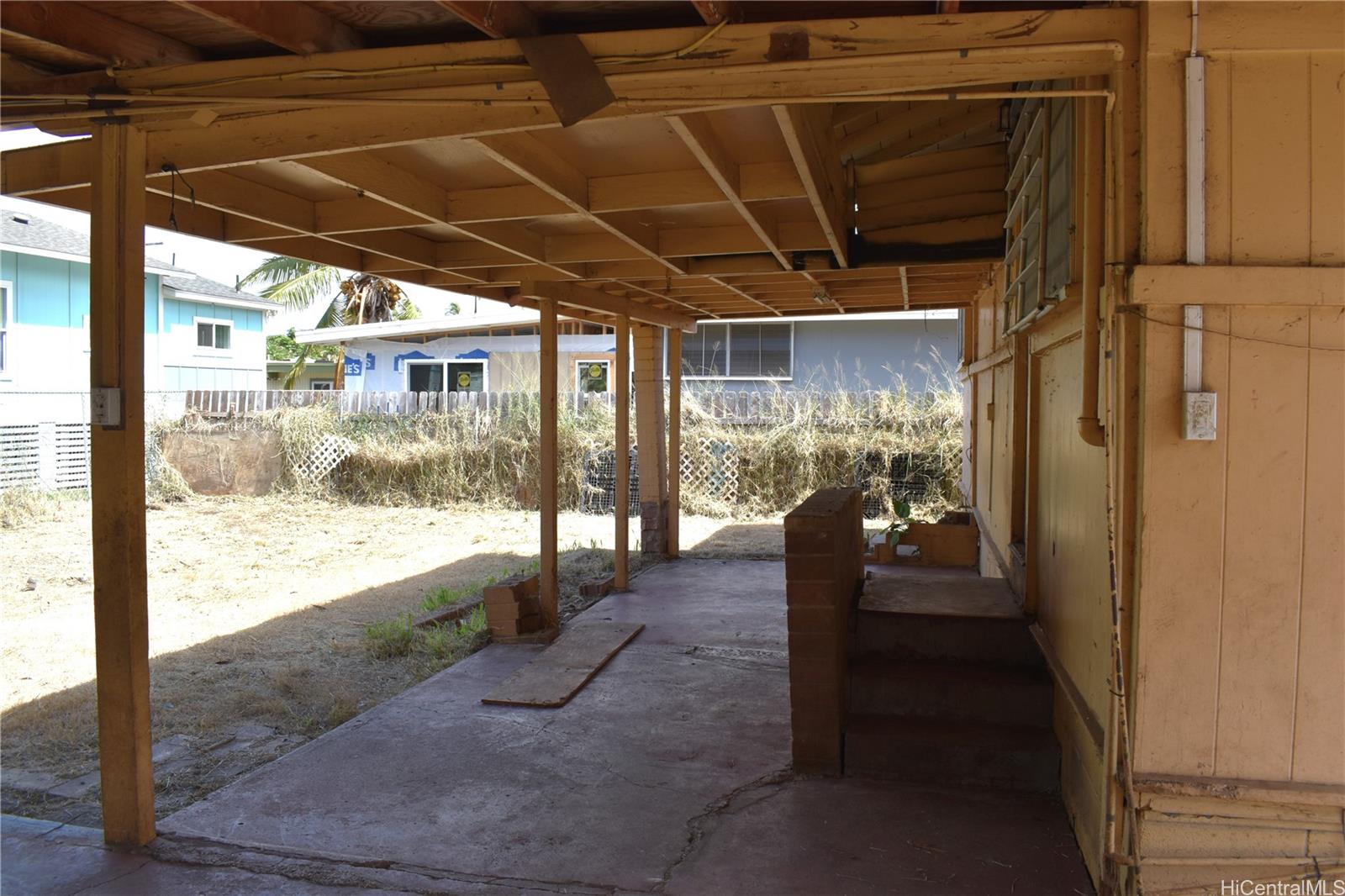 Photo 17 of 25