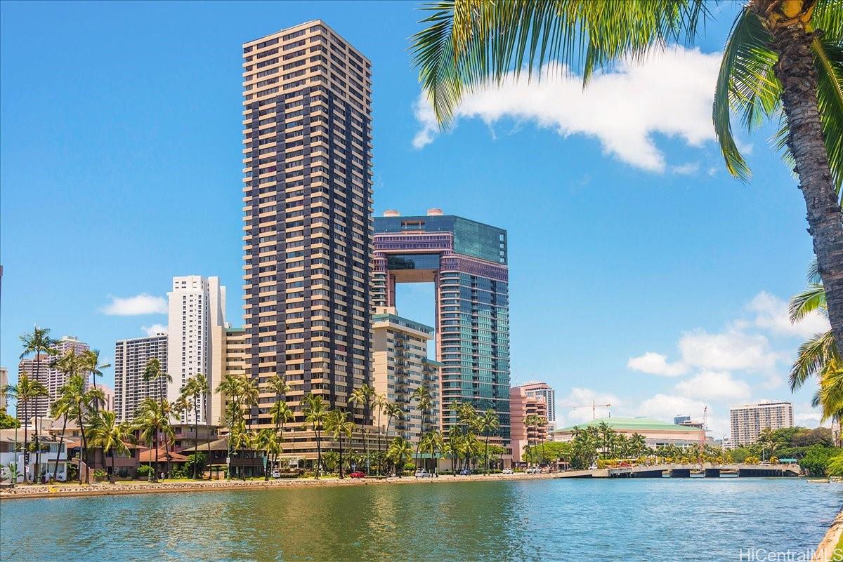 Photo 17 of 23