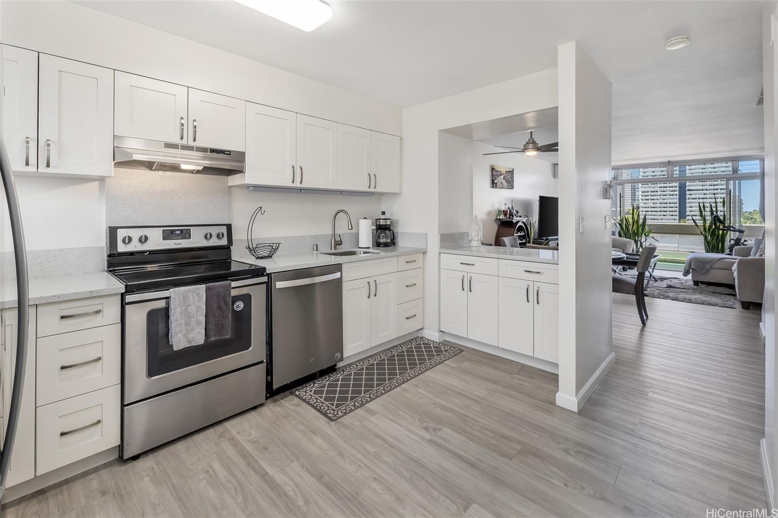 500 University Avenue 708