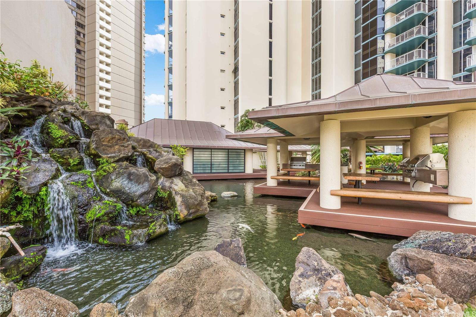 1212 Nuuanu Avenue 1706