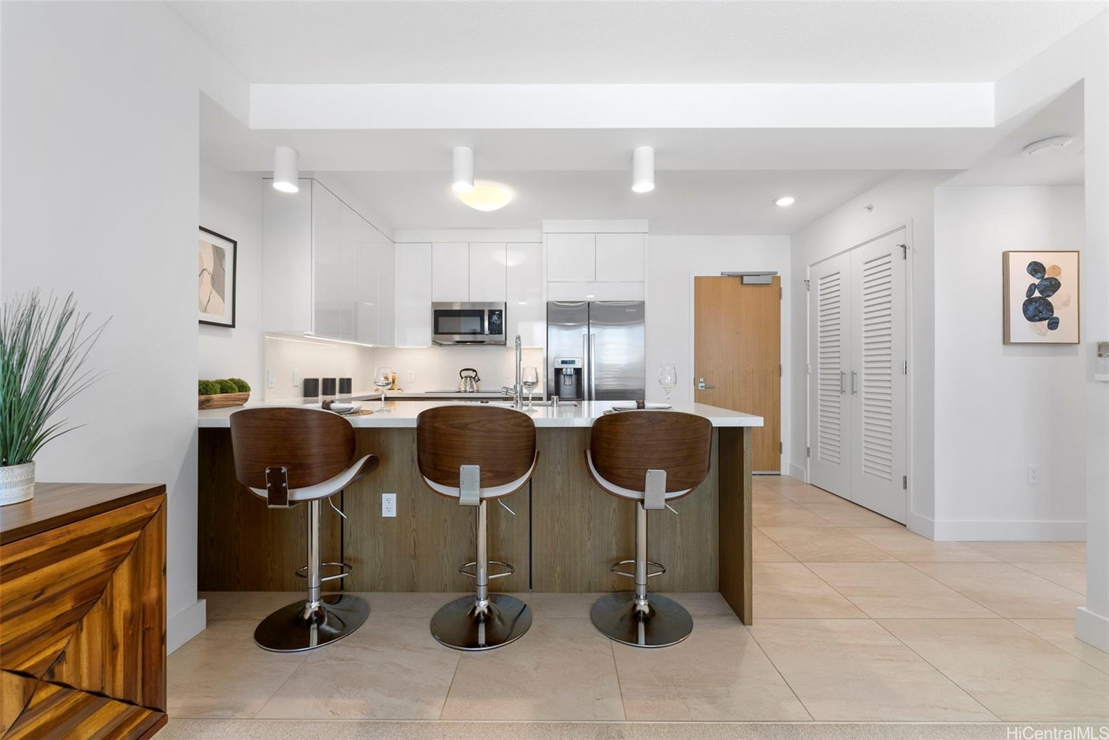 629 Keeaumoku Street  Unit 1710