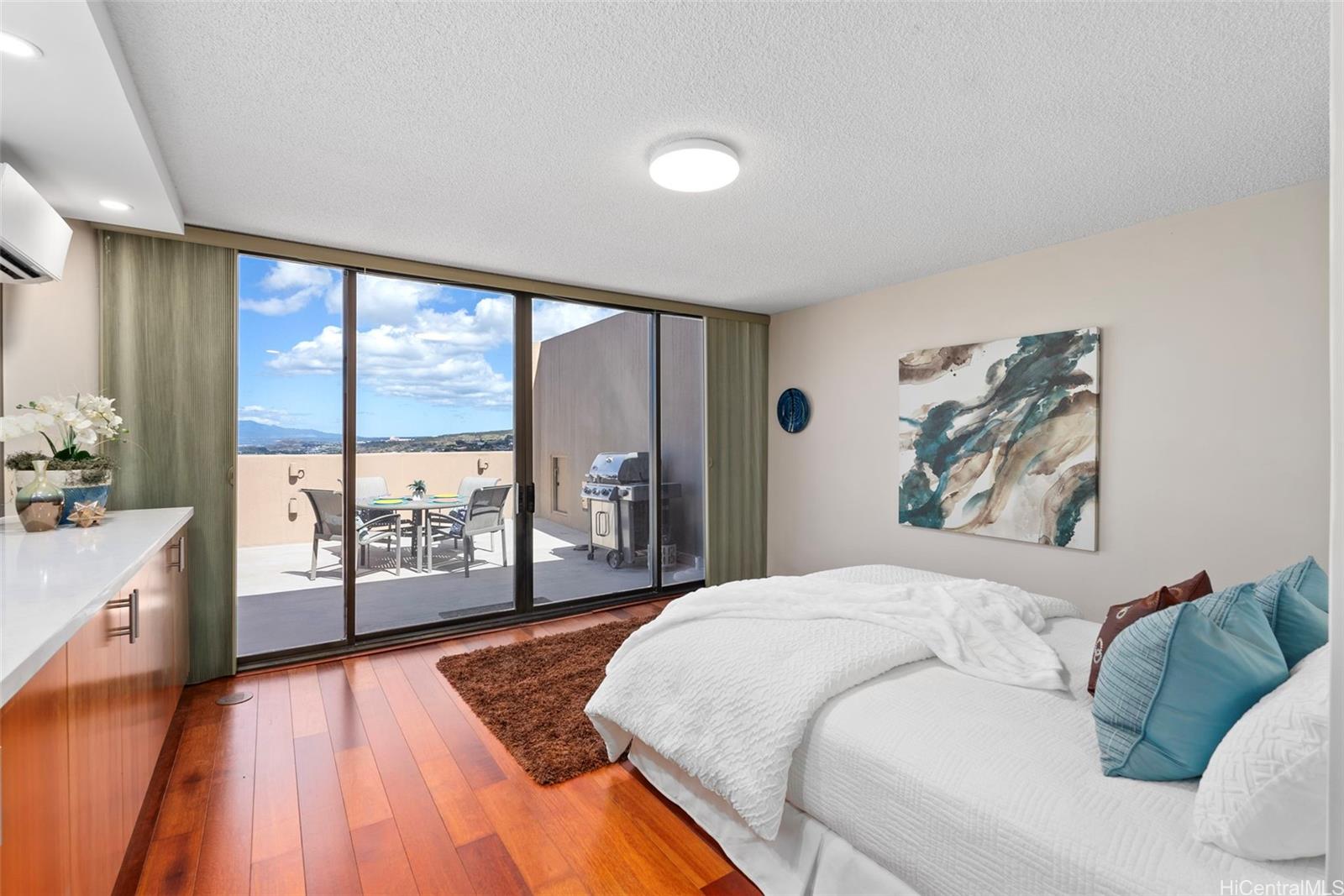 2101 Nuuanu Avenue  Unit 1/PHA4
