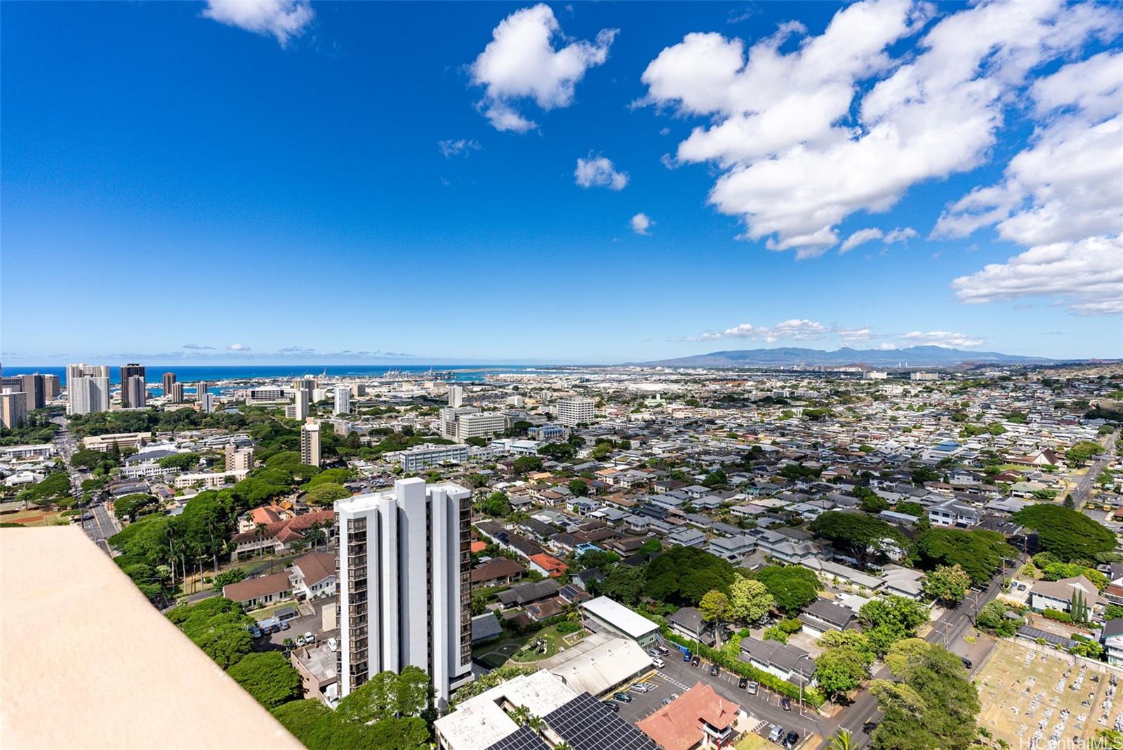2101 Nuuanu Avenue  Unit 1/PHA4