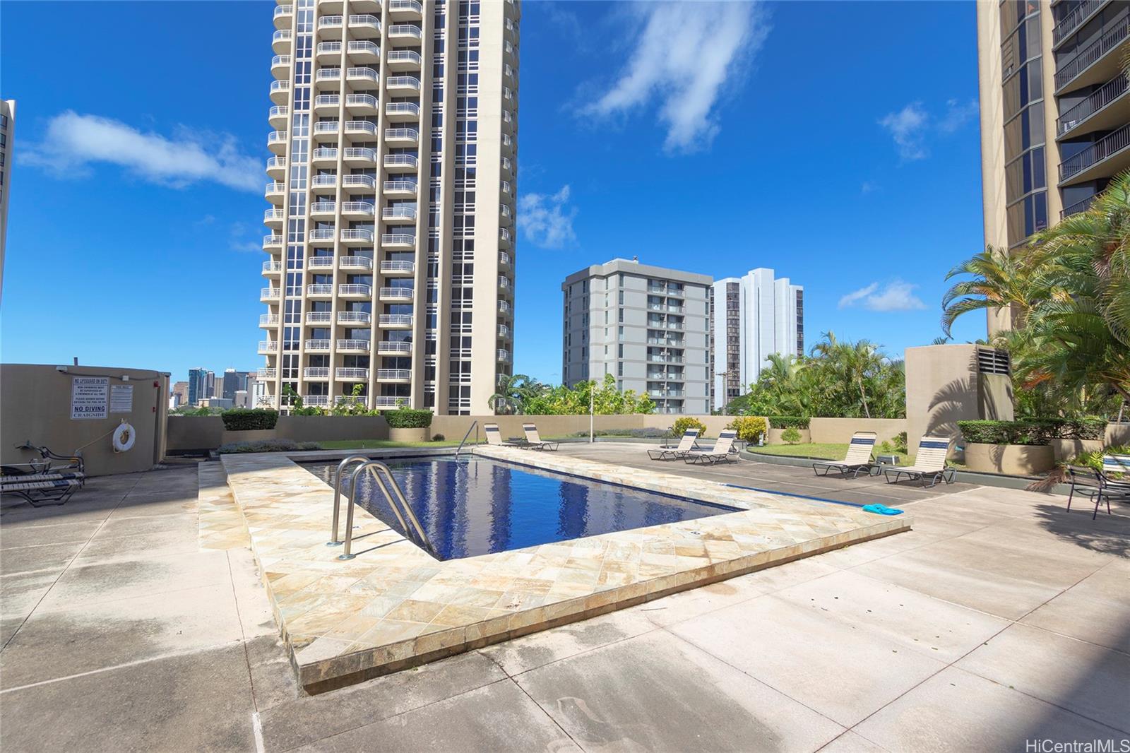 2101 Nuuanu Avenue  Unit 1/PHA4
