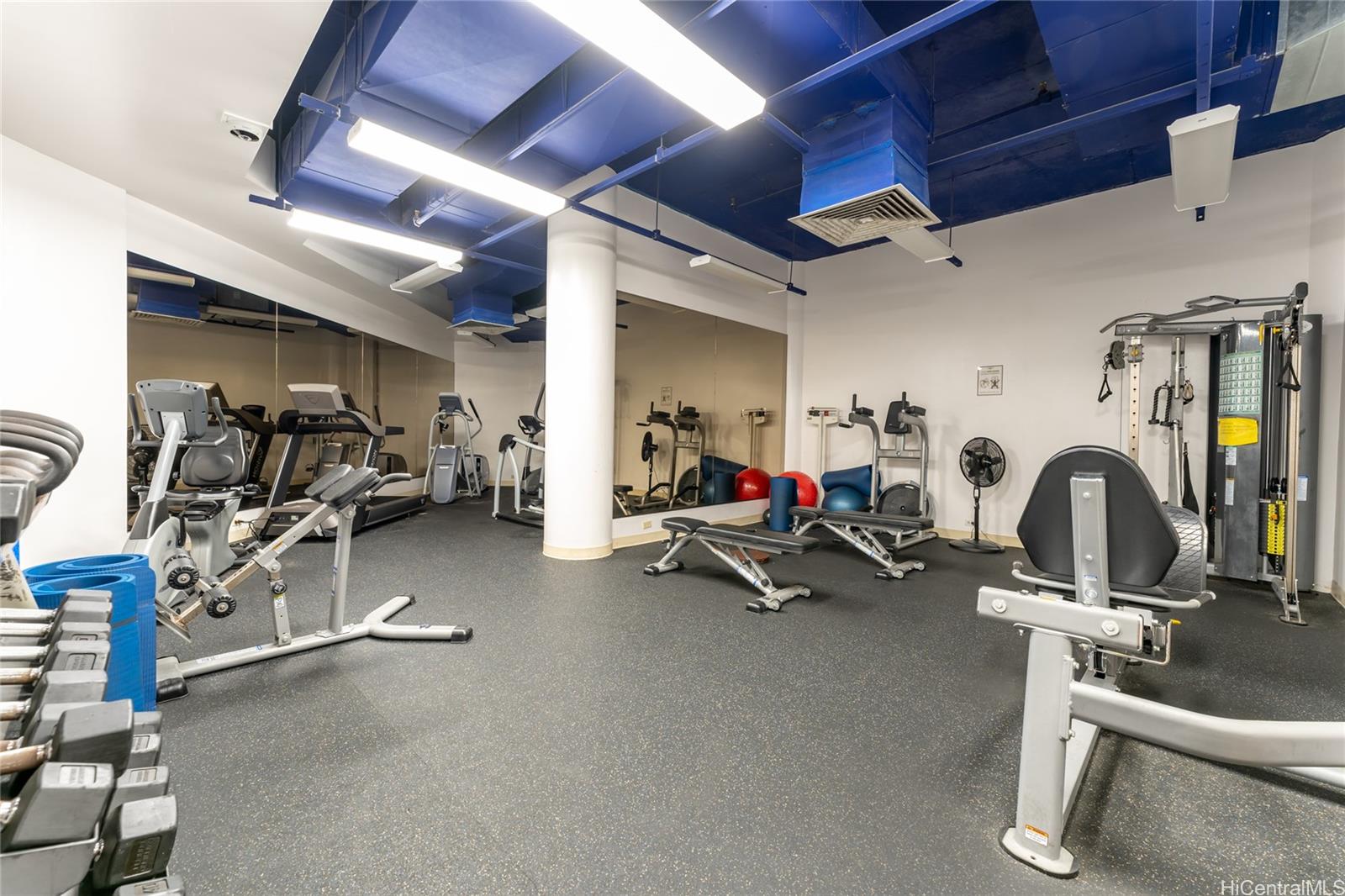 2101 Nuuanu Avenue  Unit 1/PHA4