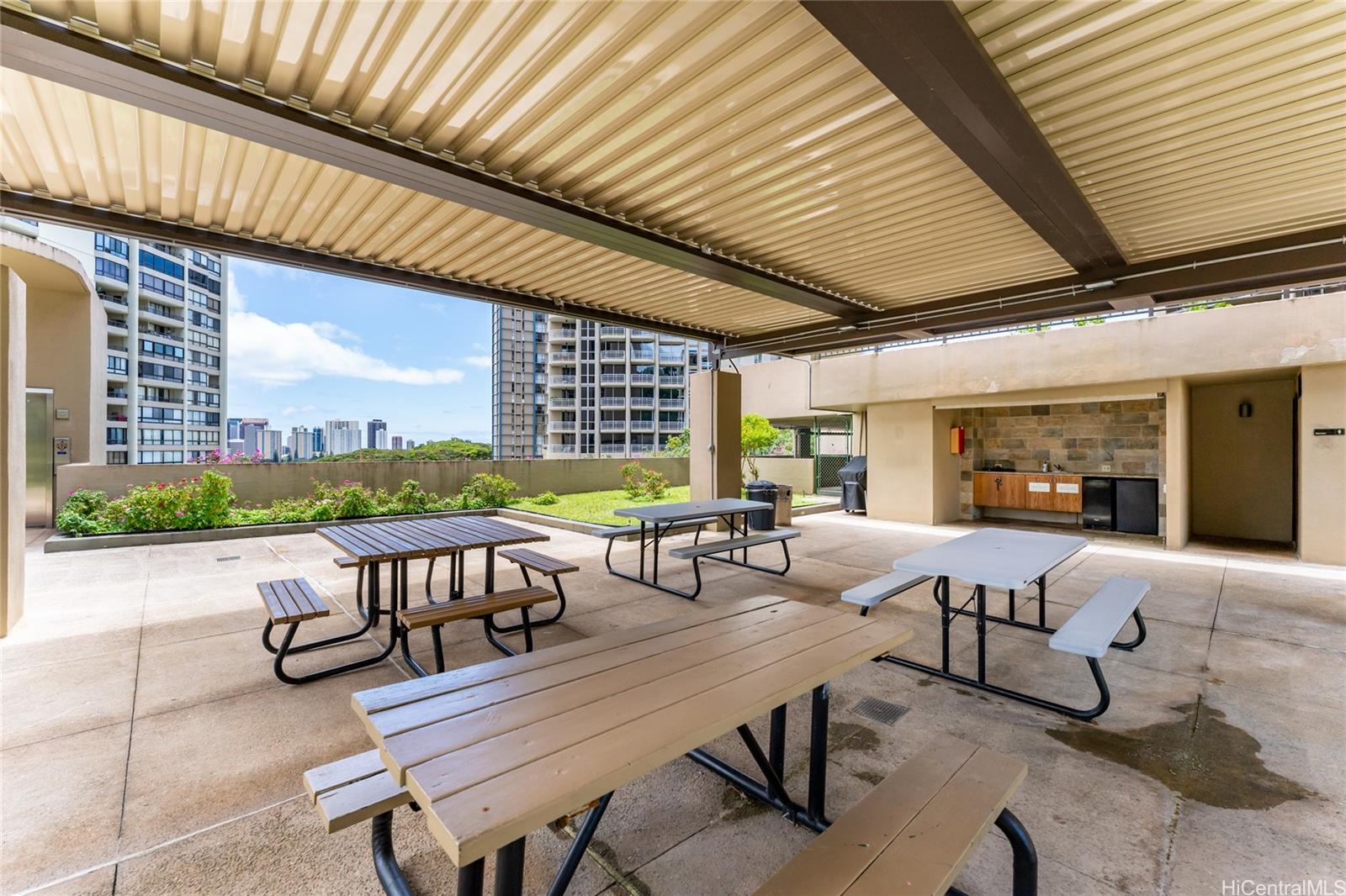 2101 Nuuanu Avenue  Unit 1/PHA4