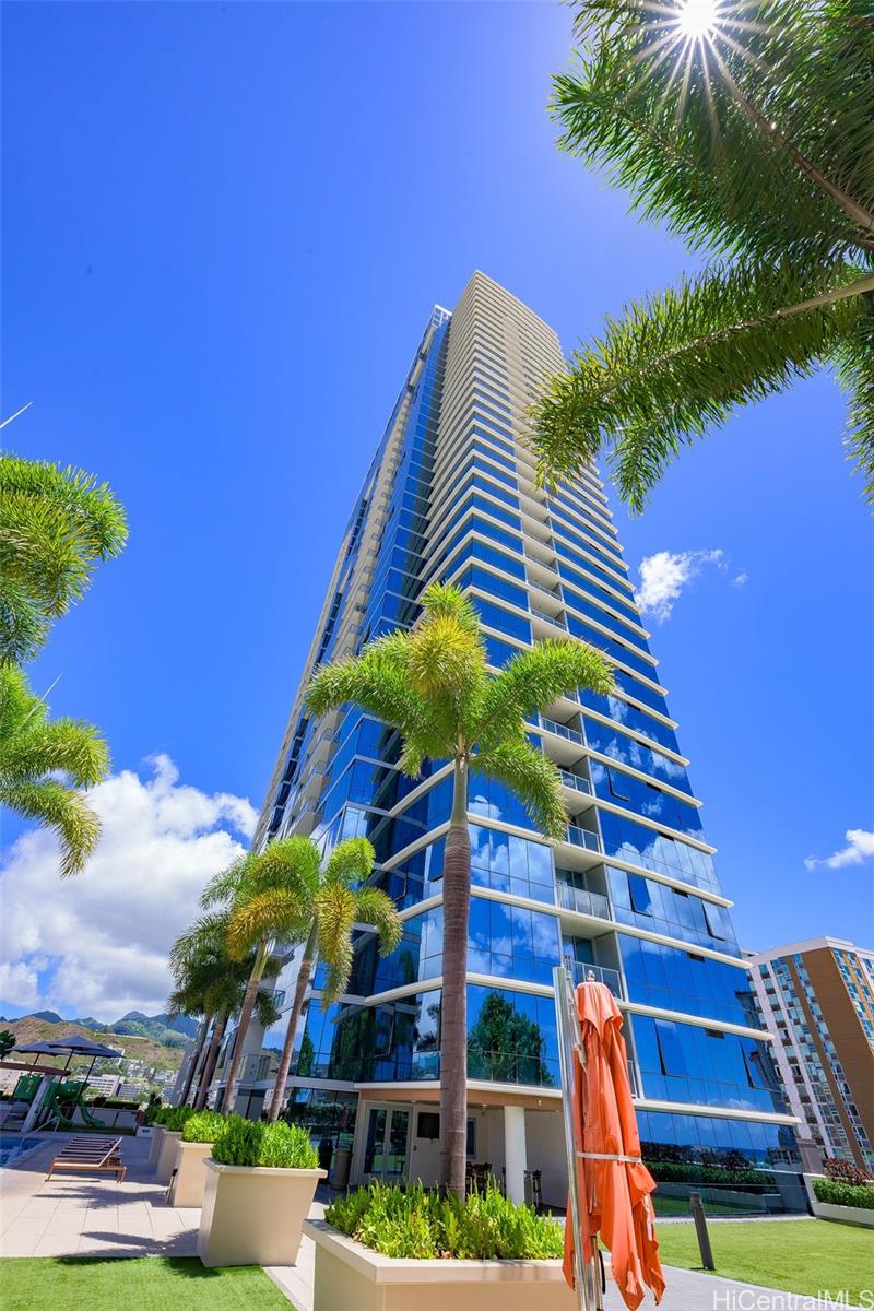 555 South Street 2004