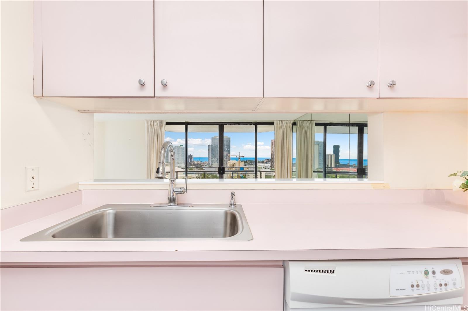 Photo 14 of 22