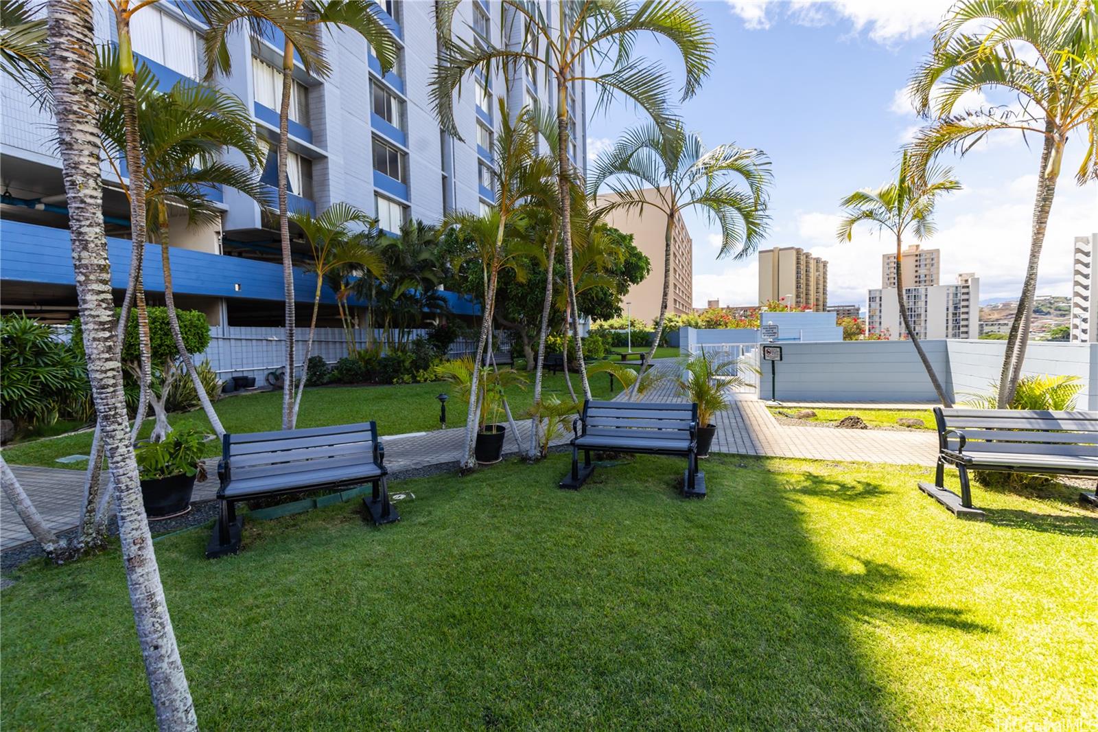 3045 Ala Napuaa Place  Unit 406