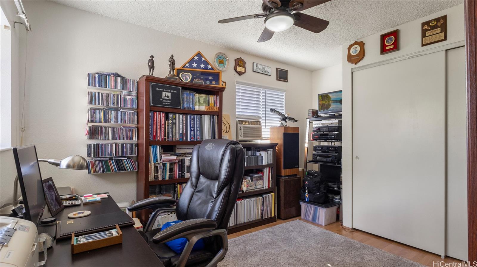 Photo 20 of 24
